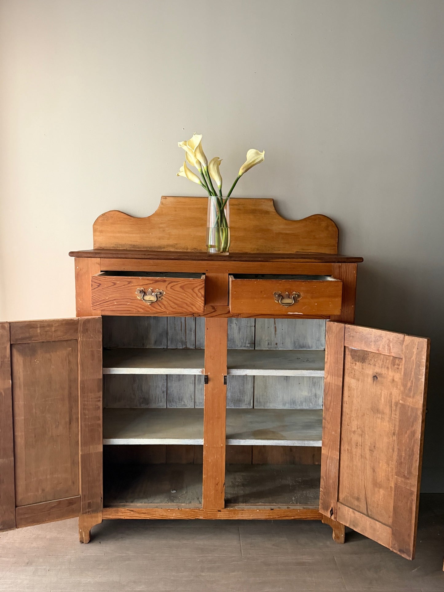 Federal pine jelly cupboard