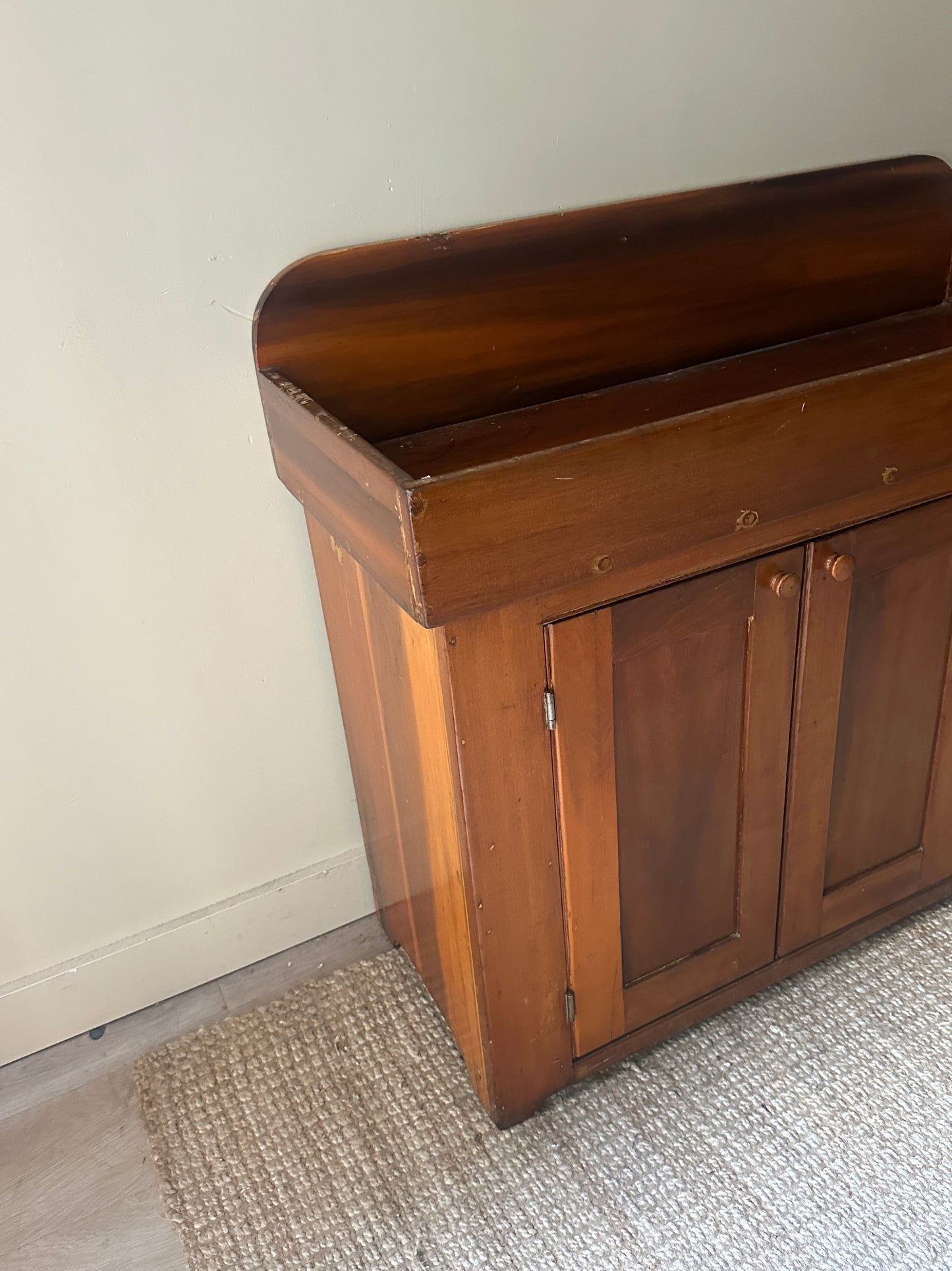 Pine dry sink