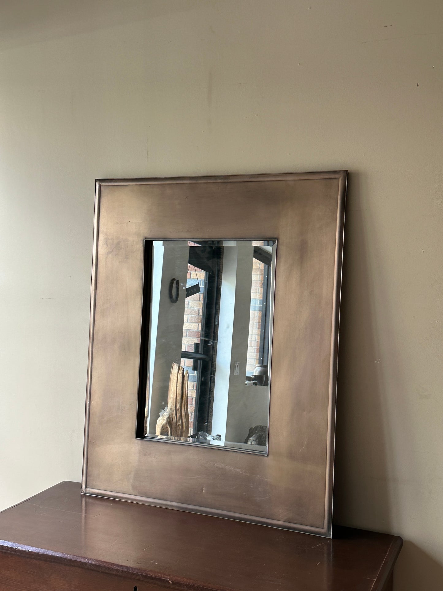 Metal wall mirror