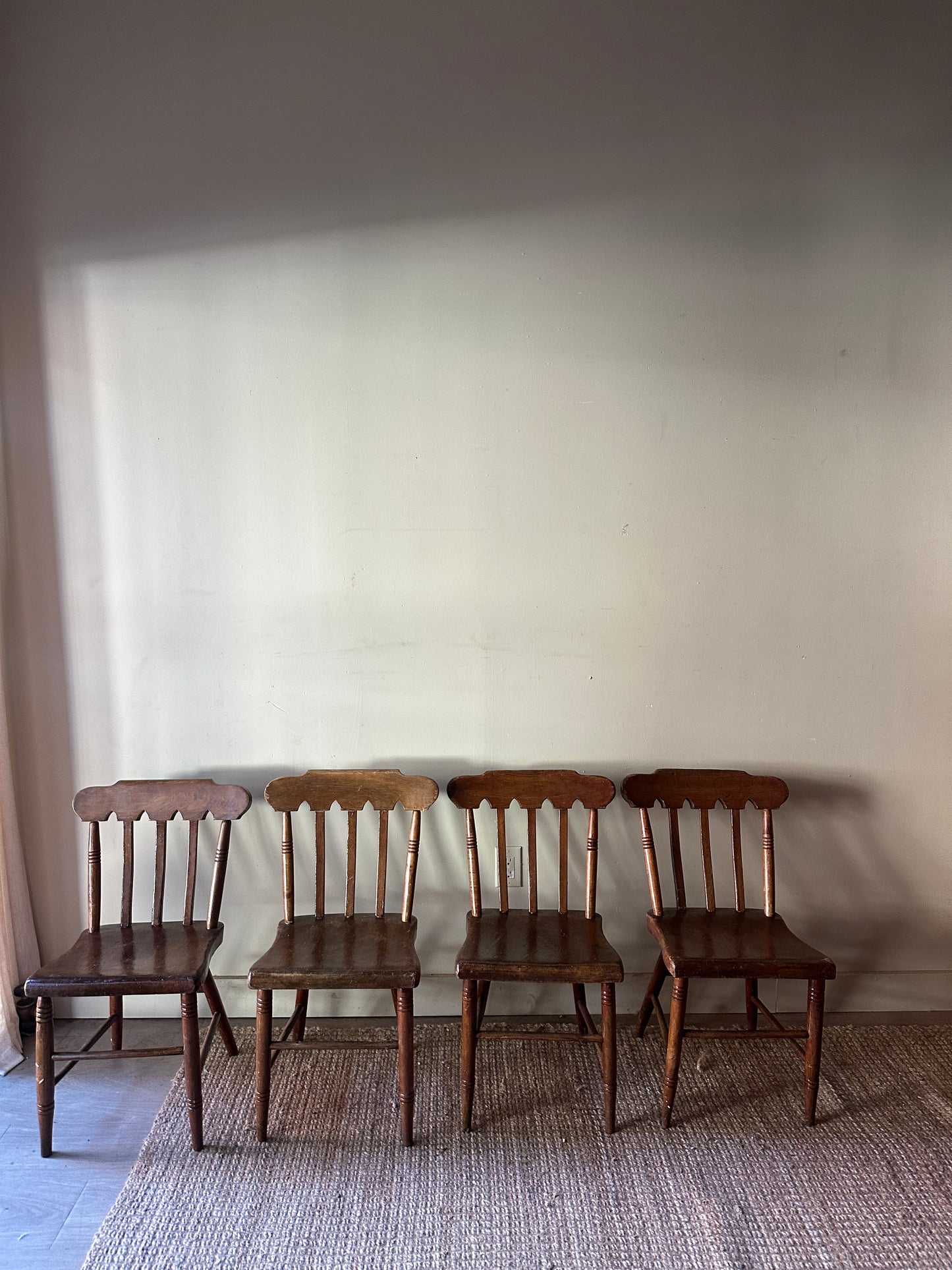 4 Pine scalloped dining chairs. (Set of 2)