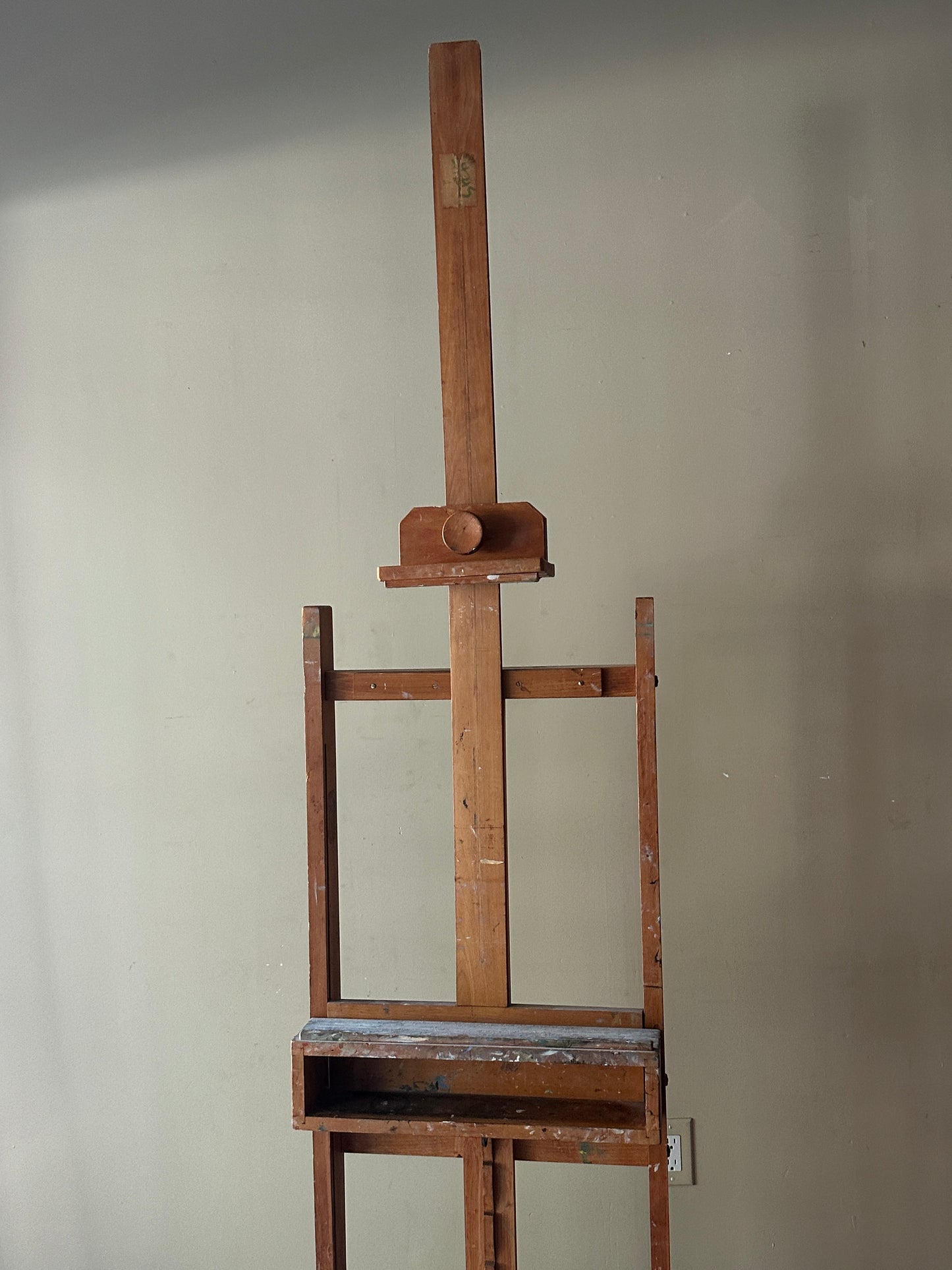 Pine easel