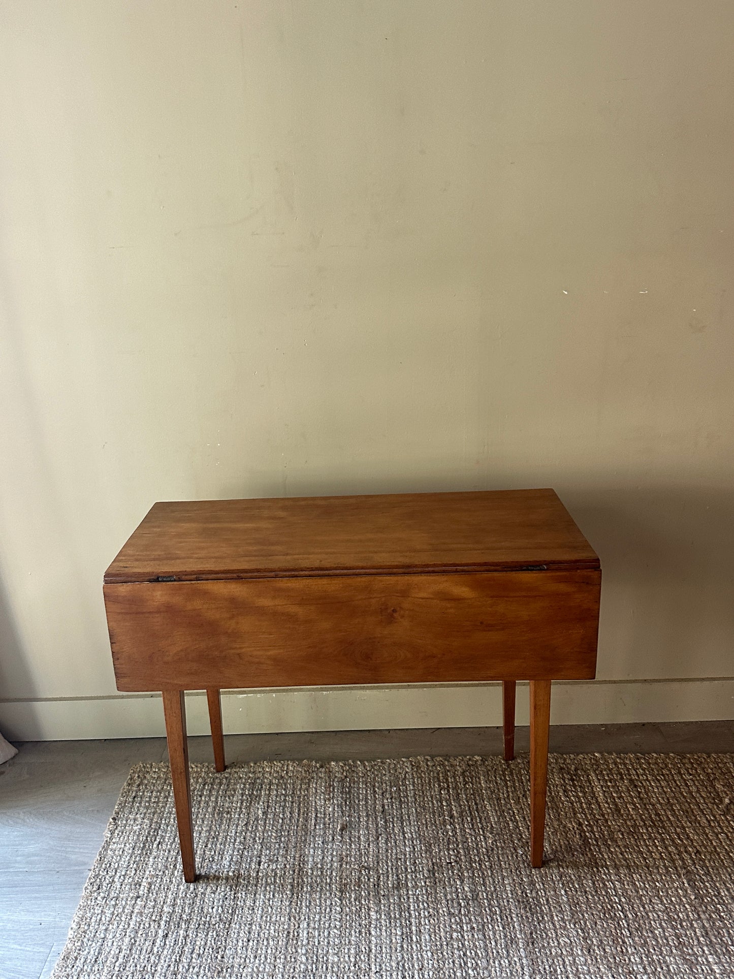 Pine drop leaf