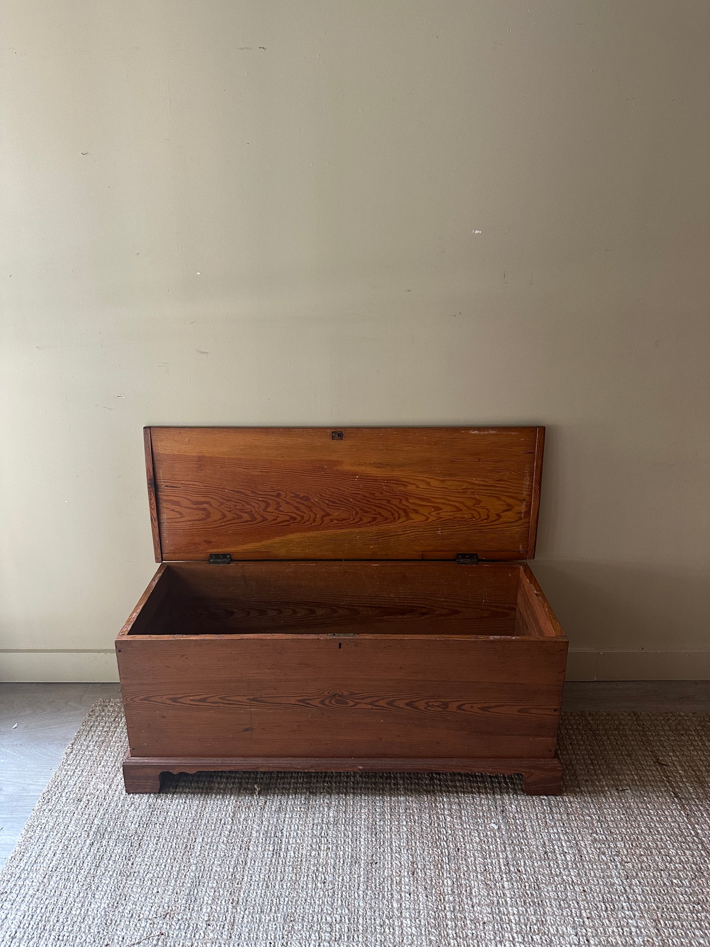 Pine chest