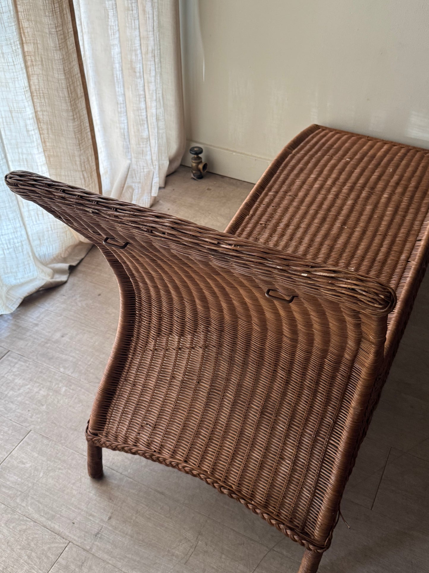 Wicker chaise lounge