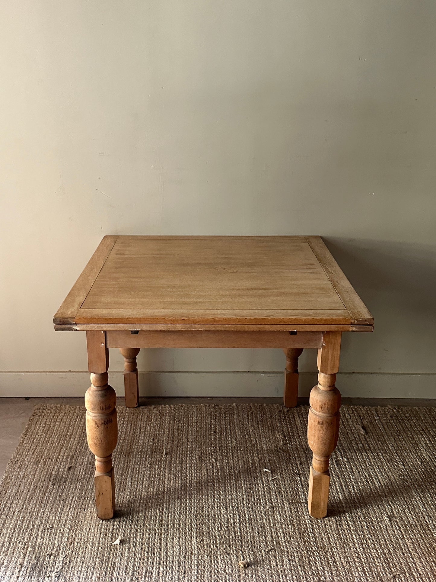 Pine extension dining table