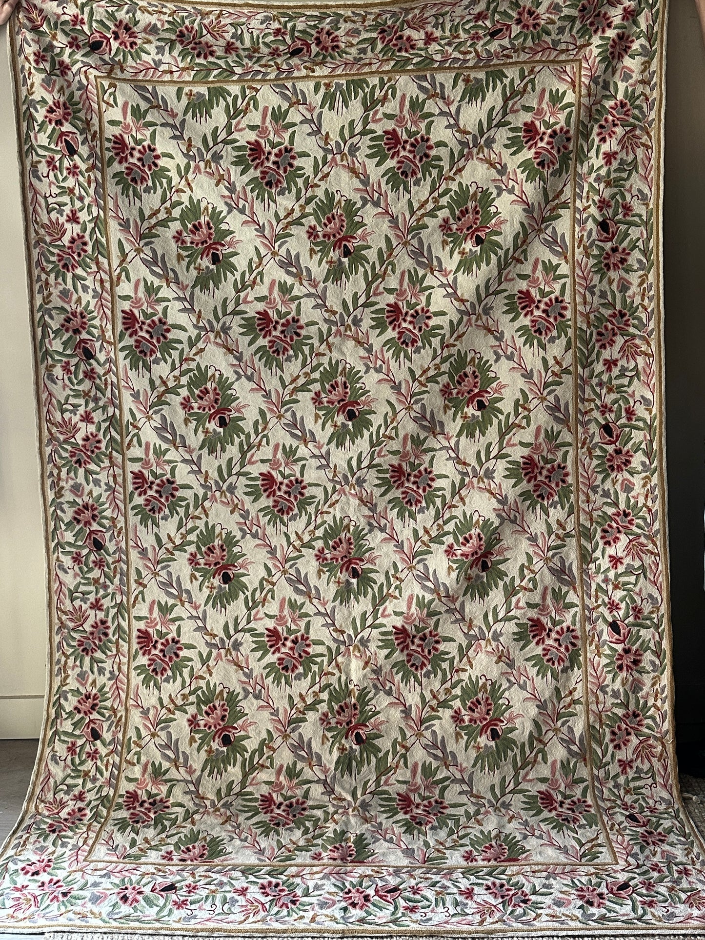 Wool floral rug 8’ 3” x 5’ 3”