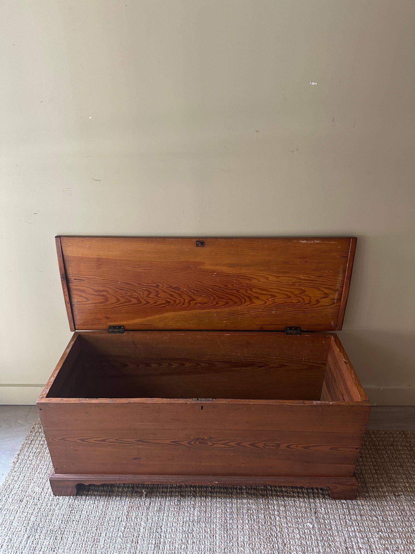 Pine chest