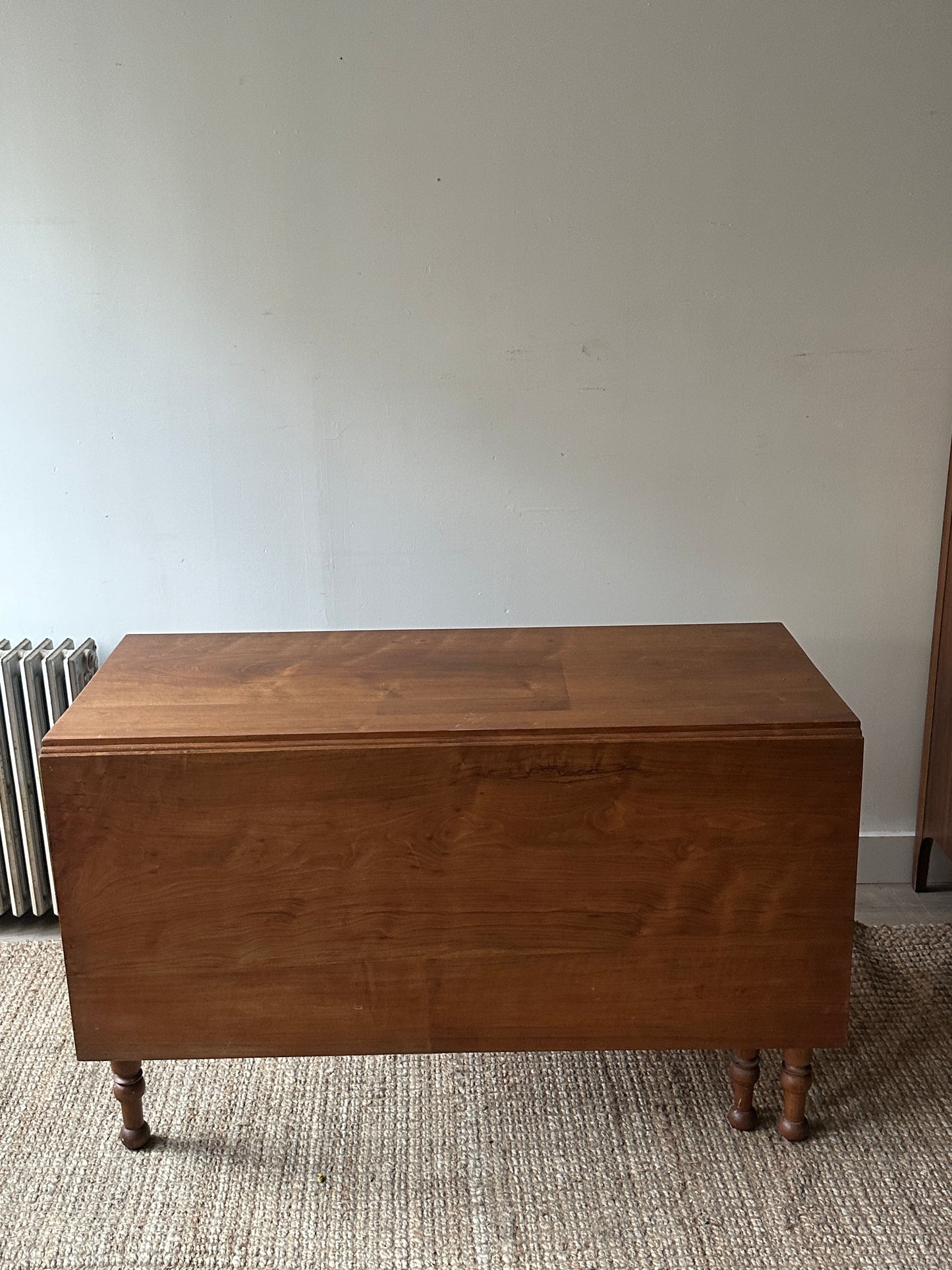 Sheraton walnut drop leaf
