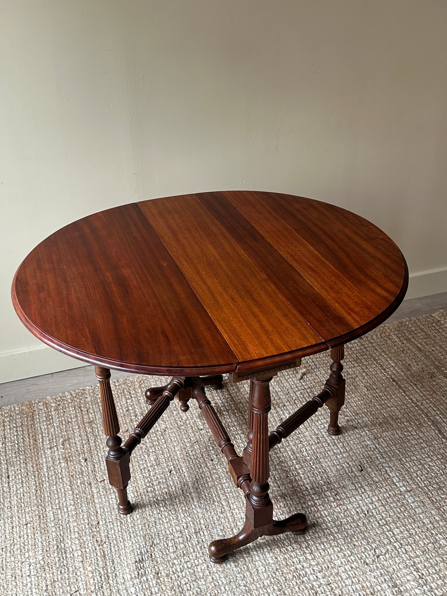 Cherry gate leg table