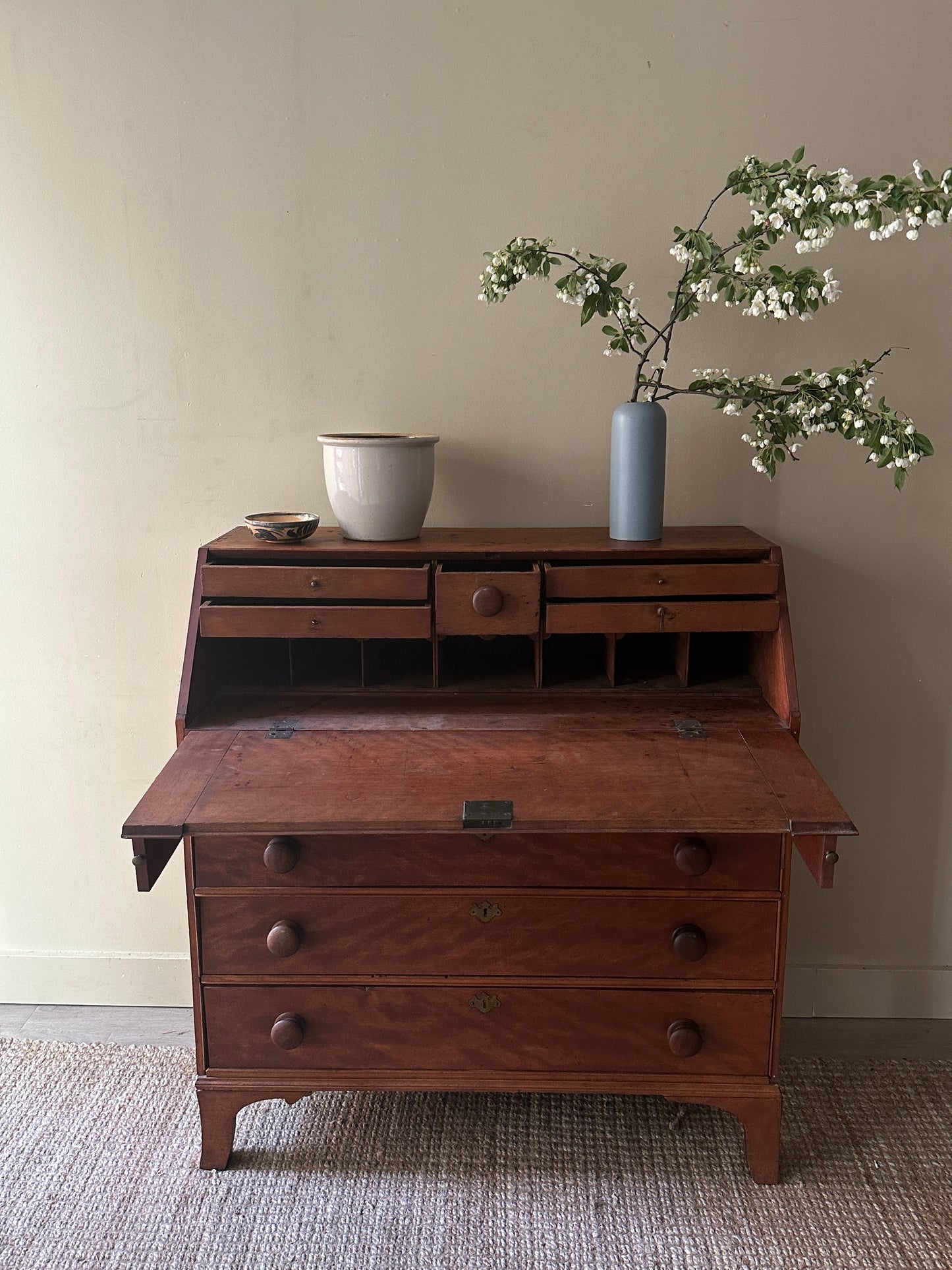 Pine secretary dresser