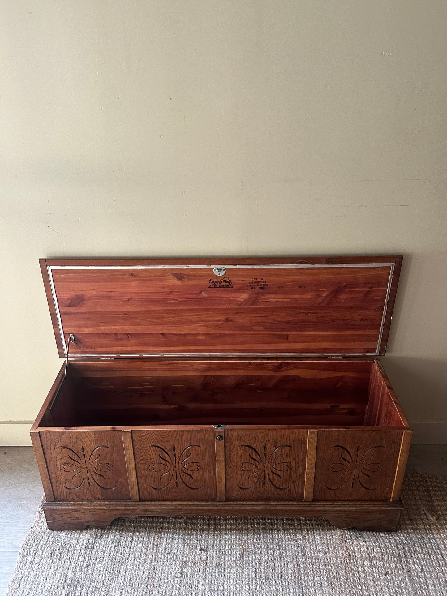 Lane cedar chest