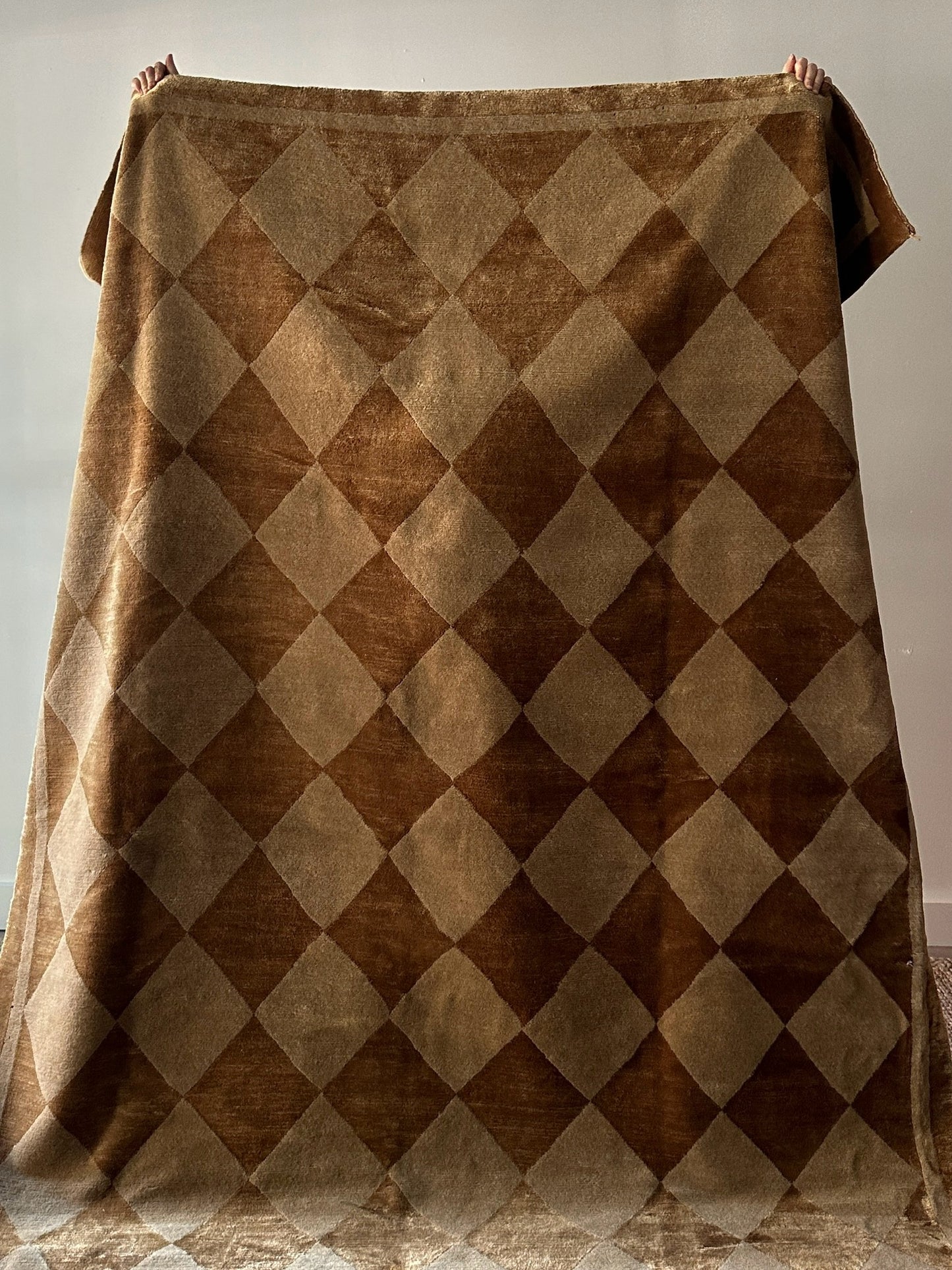 Silk & wool diamond pattern rug