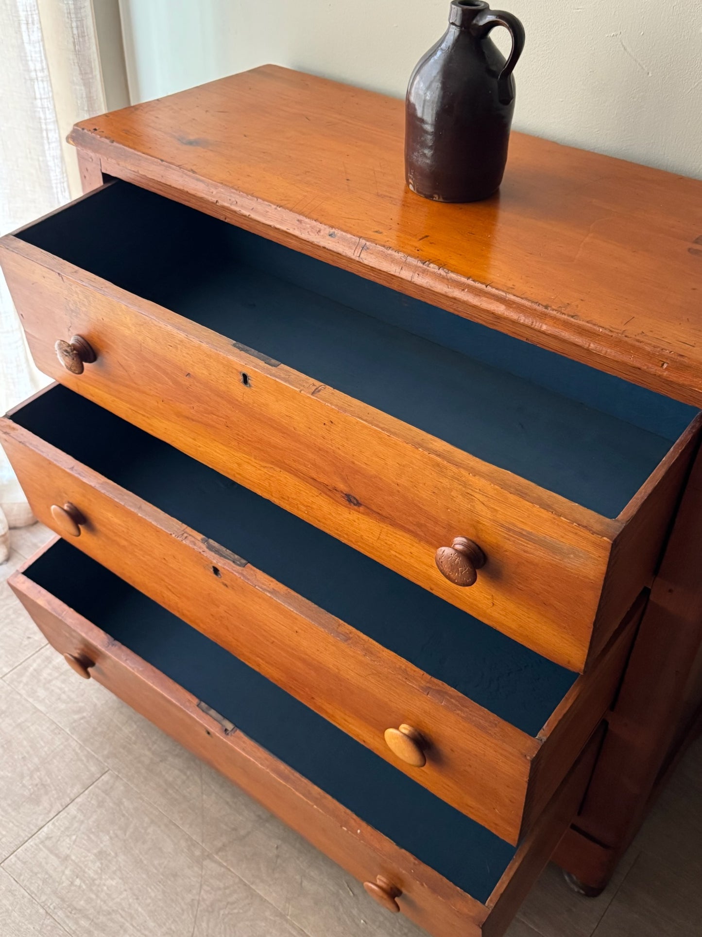Pine 3 drawer dresser