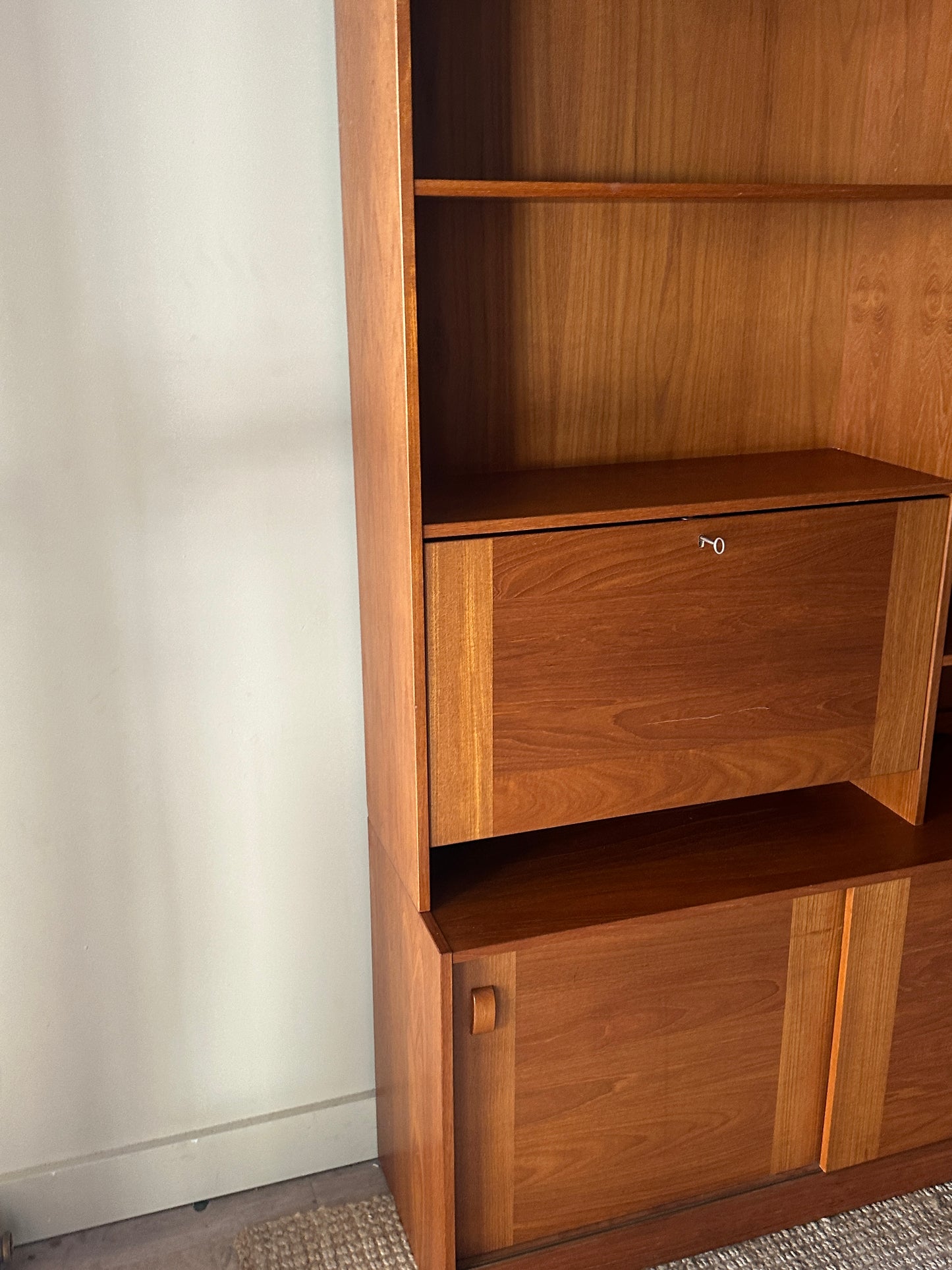 Teak two piece hutch