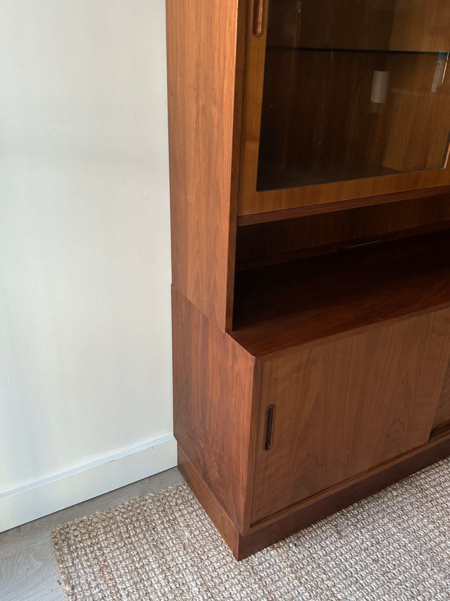 Hundevad two piece hutch