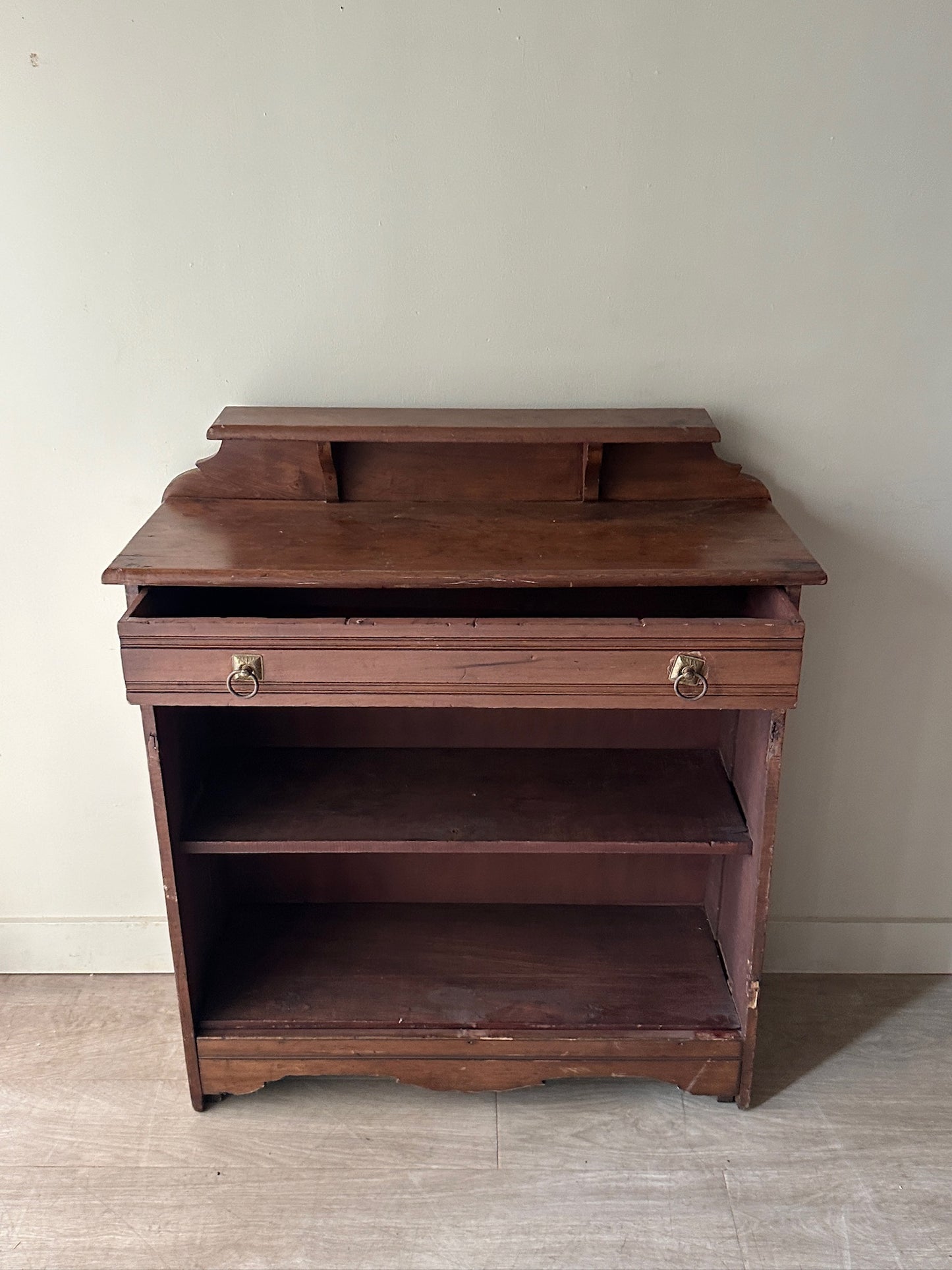 Pine Jelly Shelf