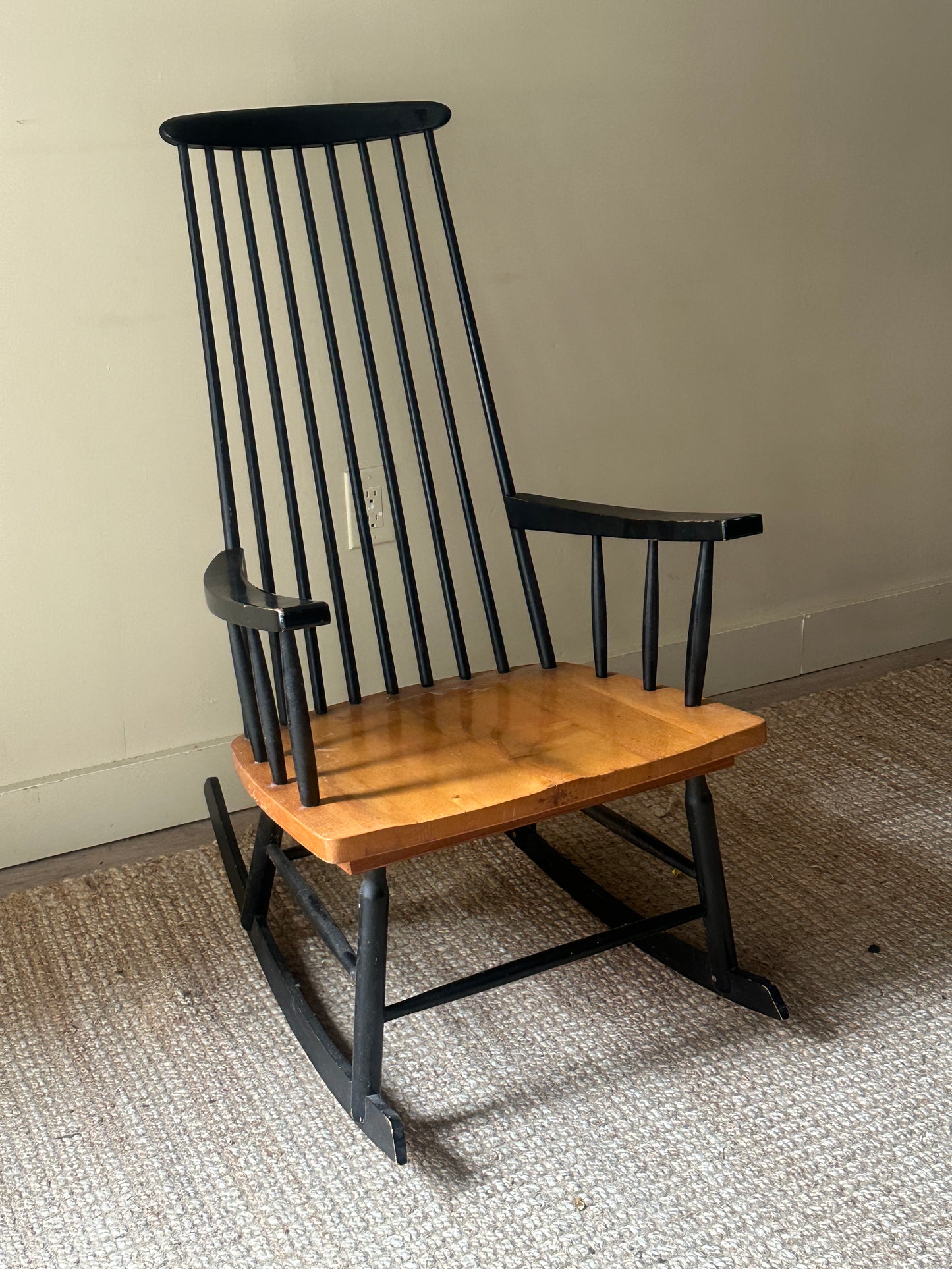 Spindle rocking chair