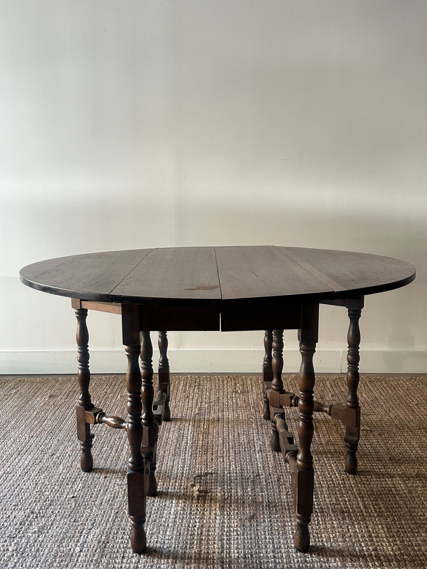 Oak gateleg table