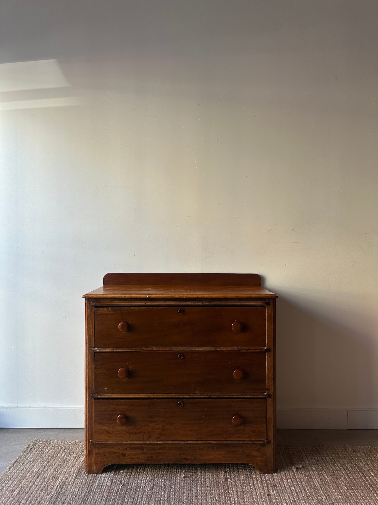 Pine dresser