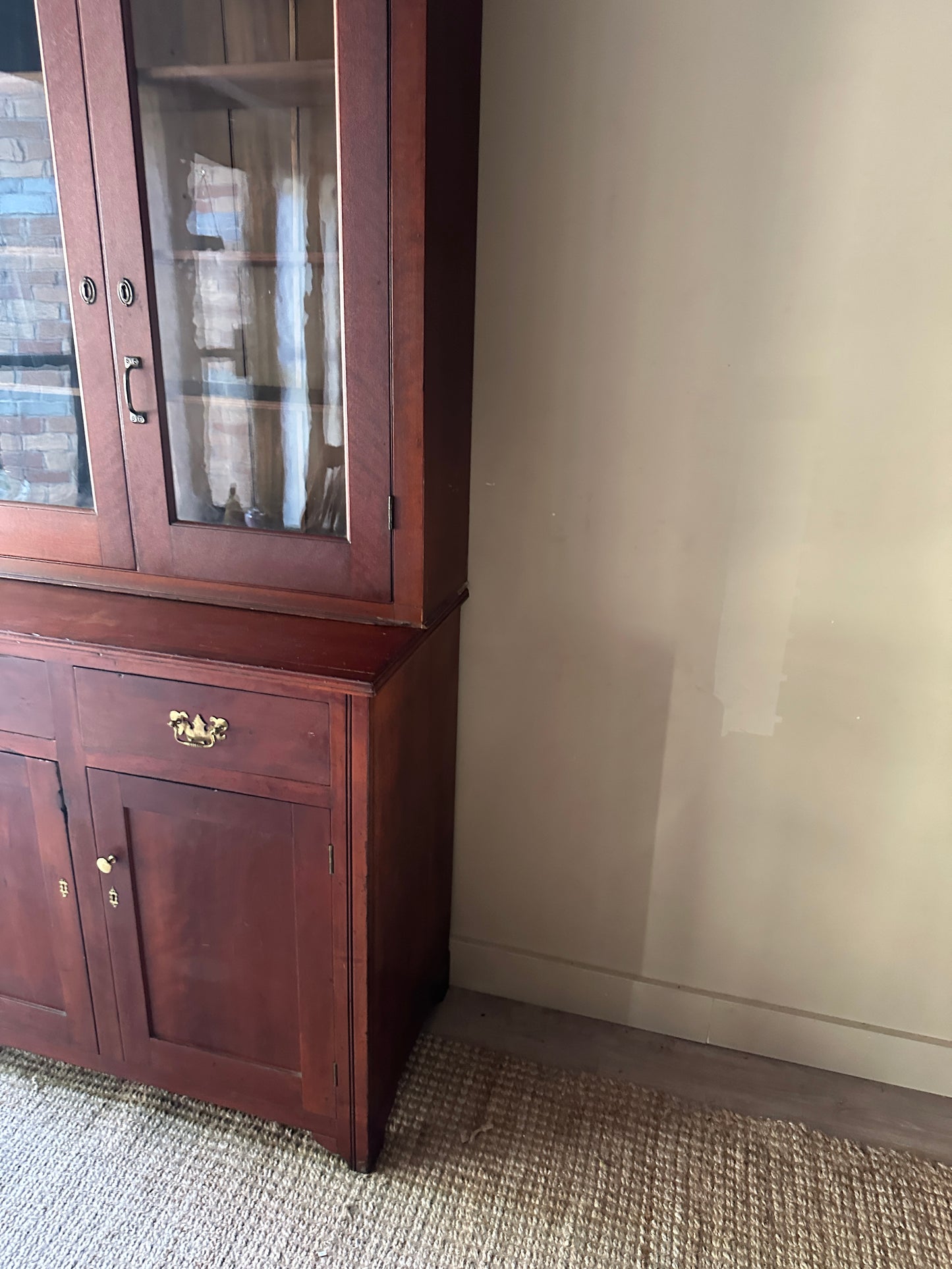 Two piece hutch