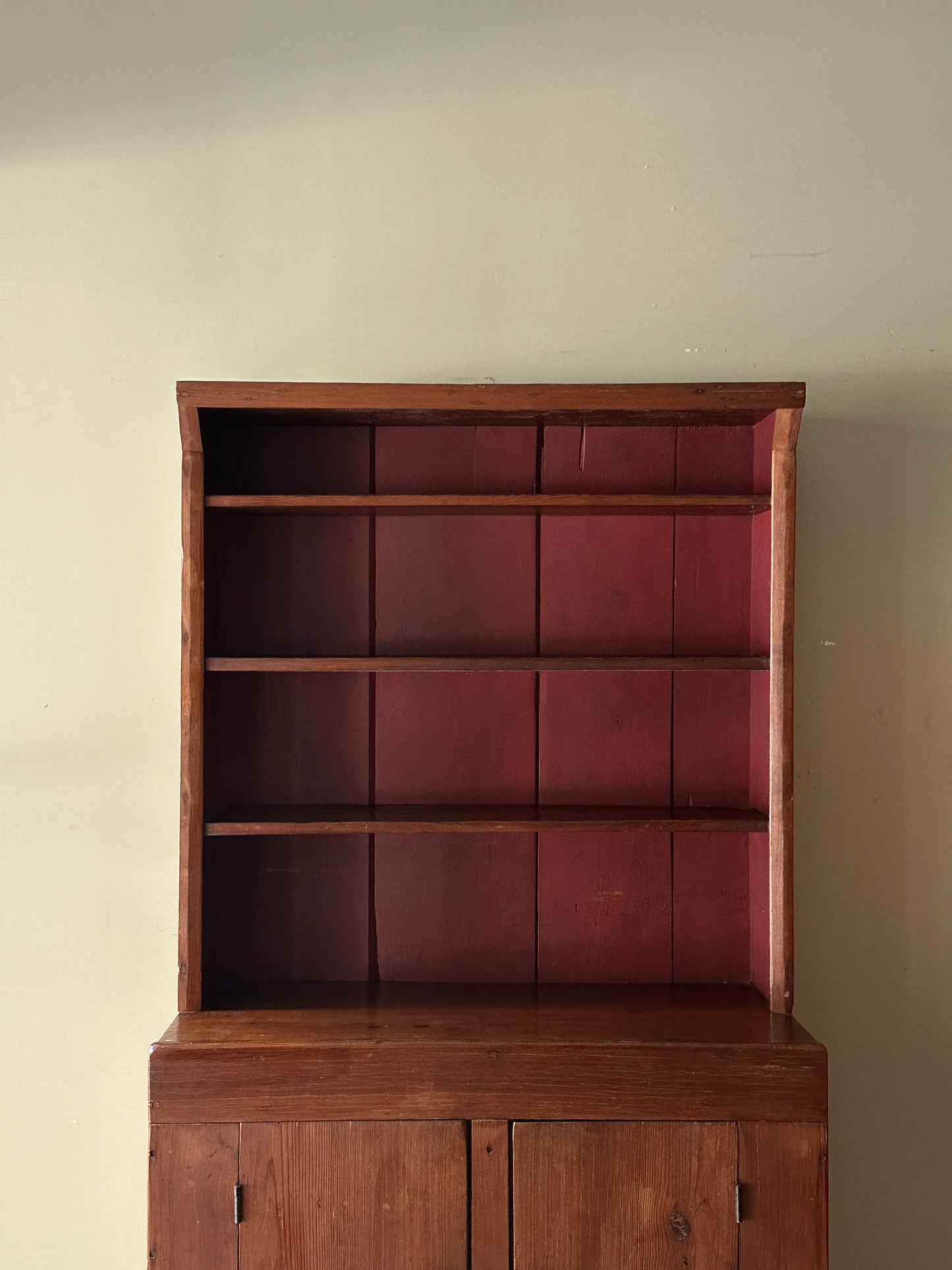 Pine step back hutch