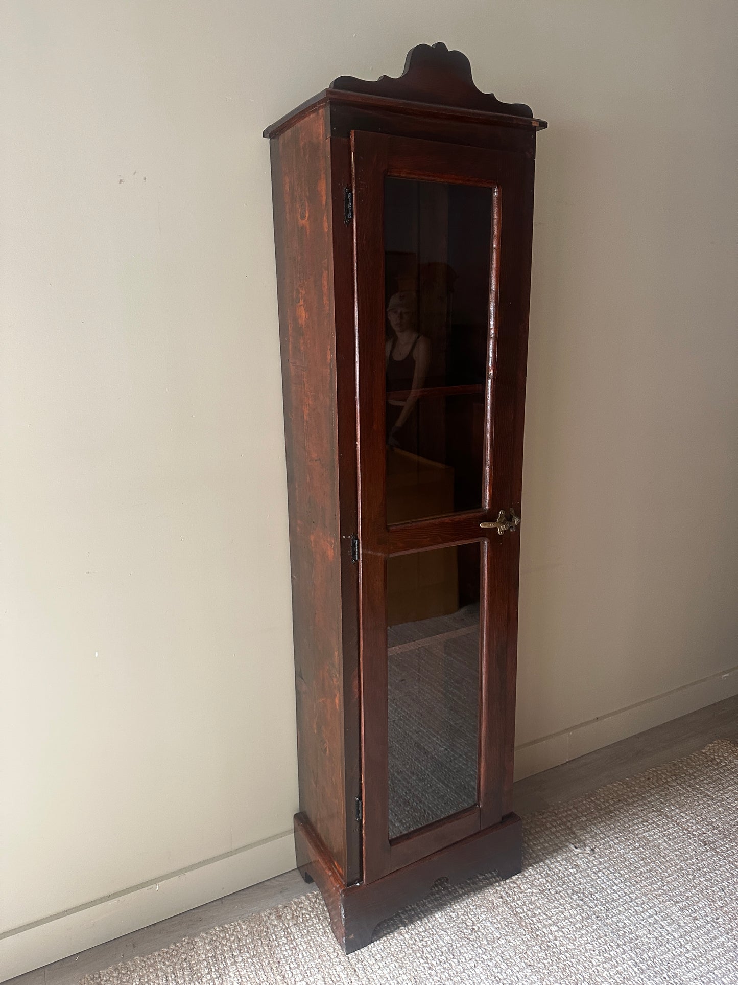 Chimney cabinet