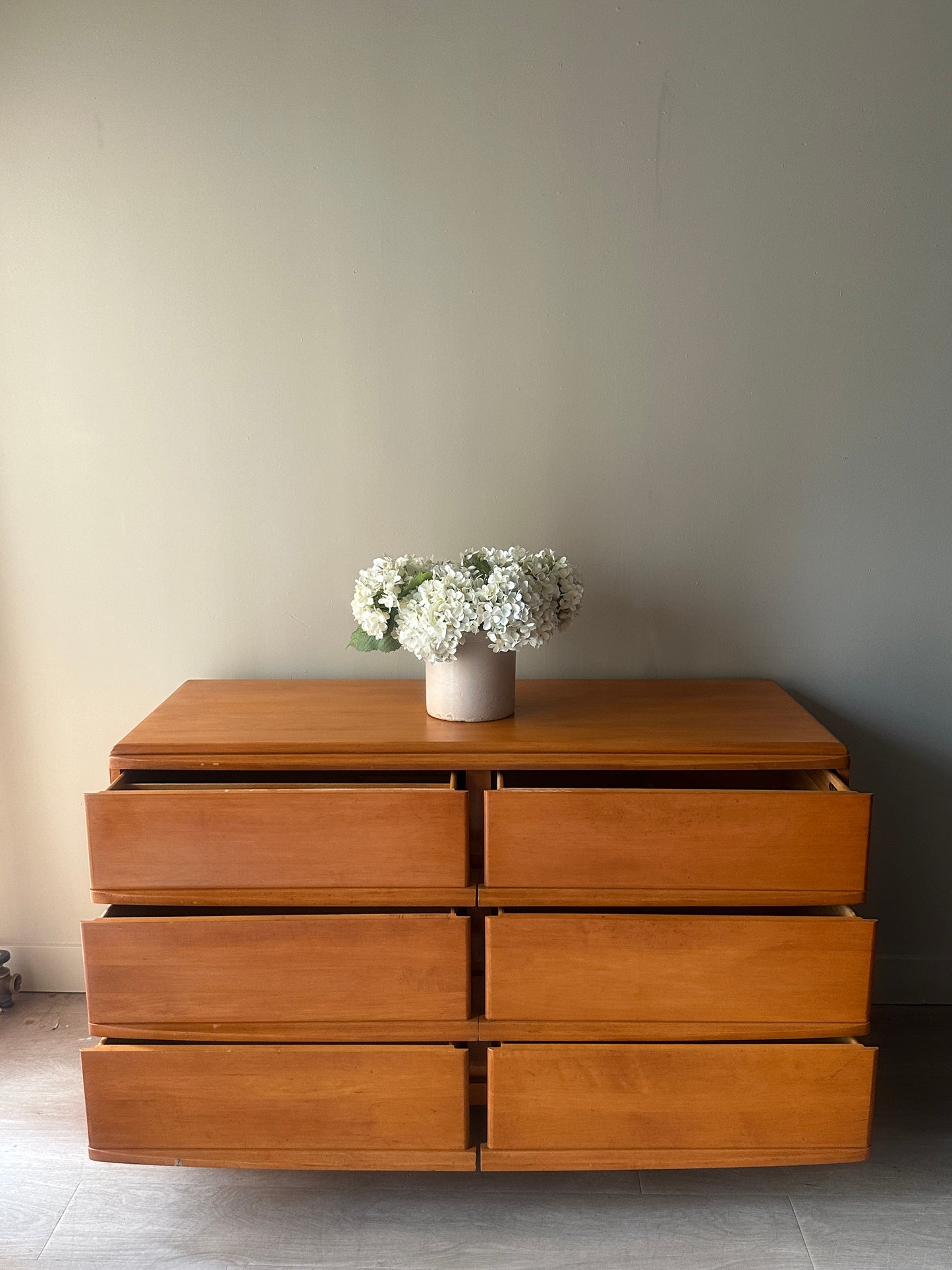 Maple 6 drawer dresser