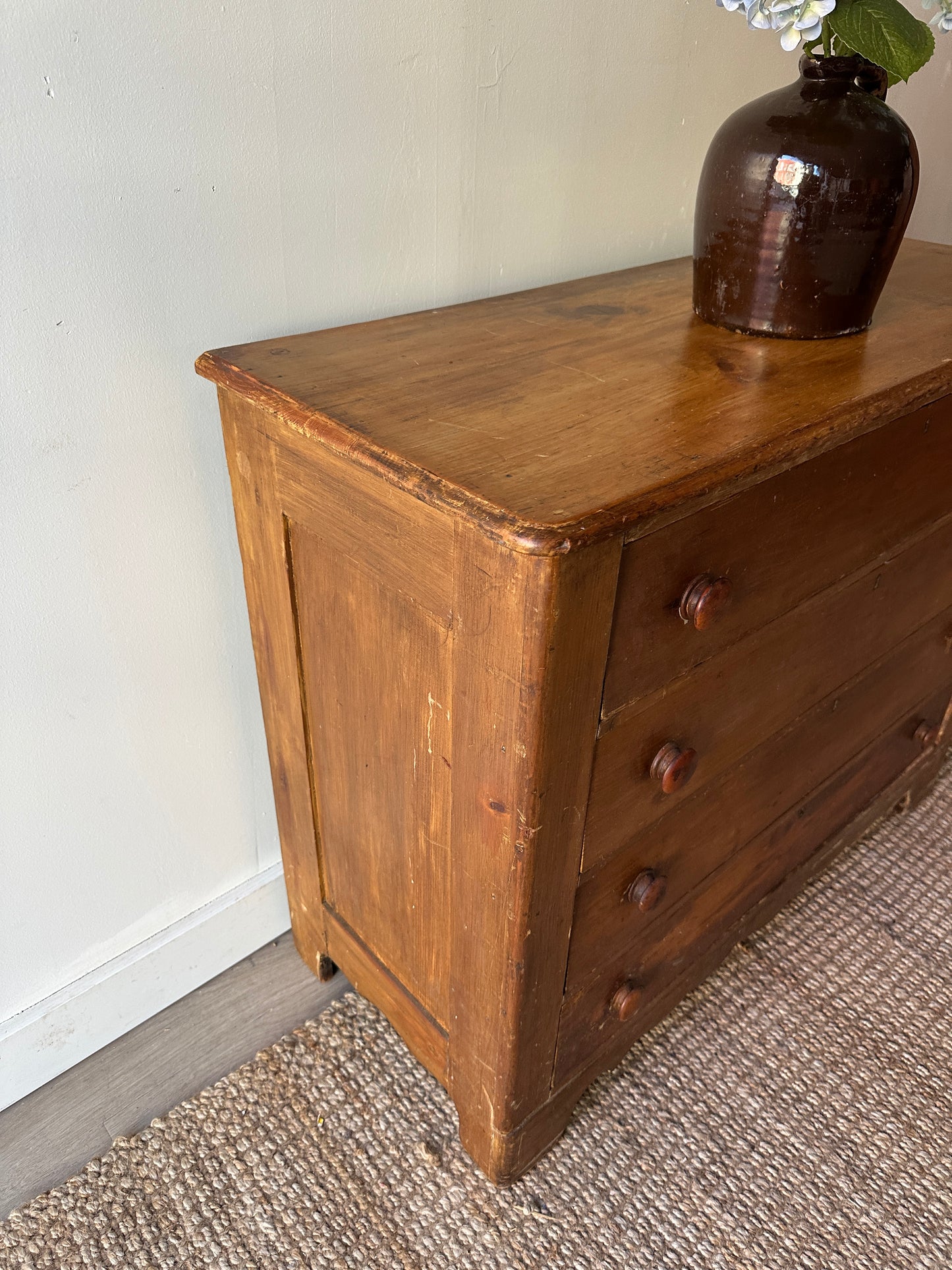 Cottage pine dresser