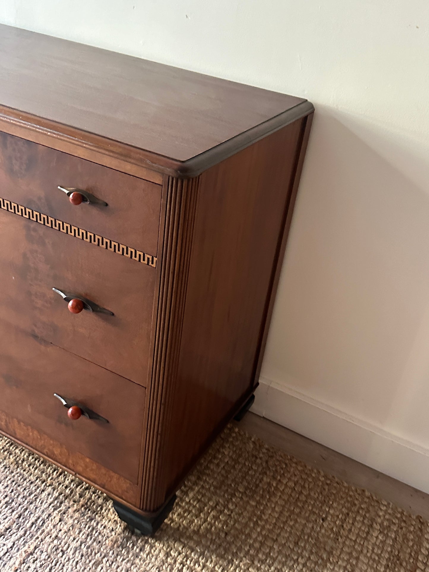Art deco dresser