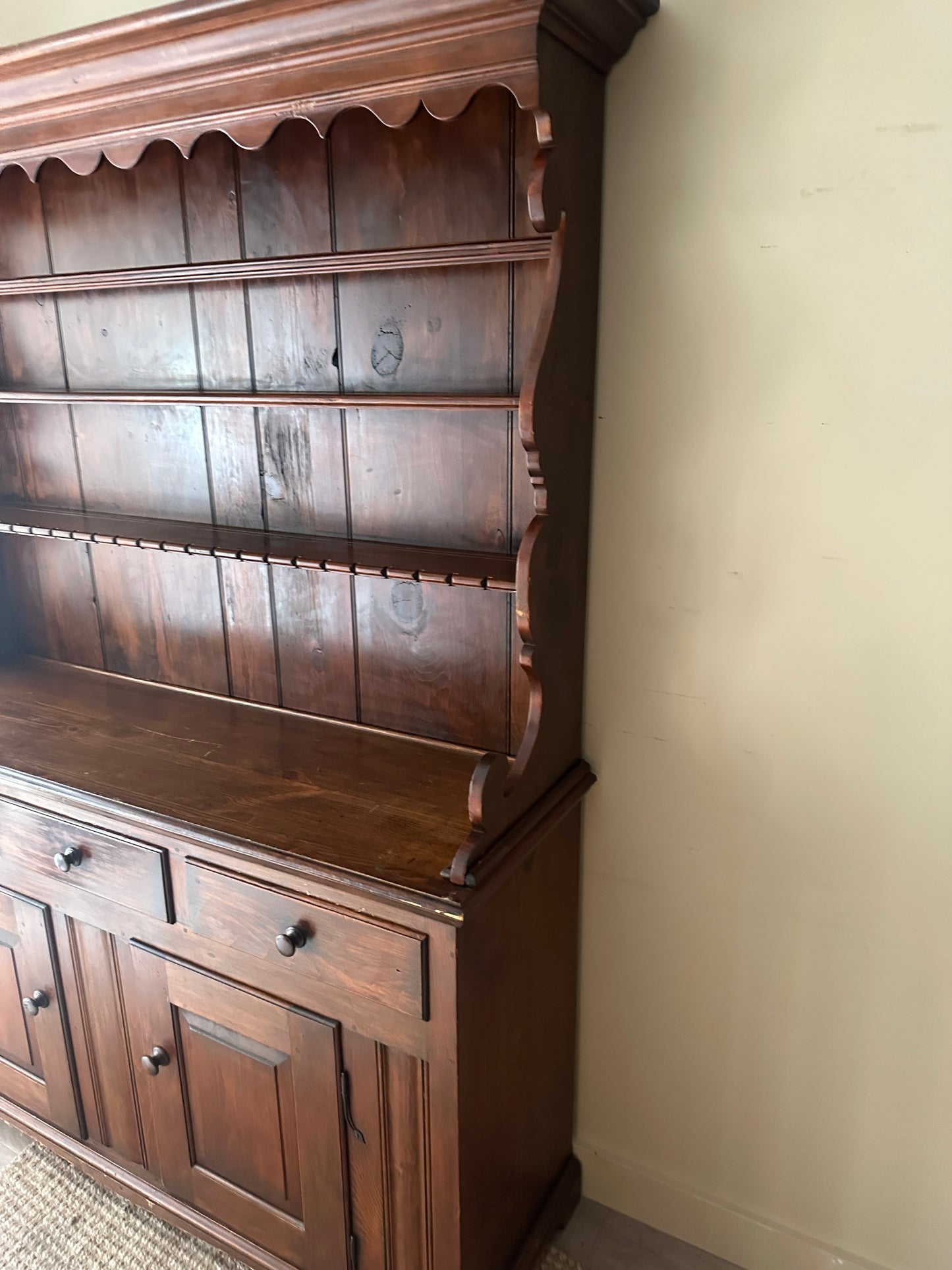 Pine two piece hutch
