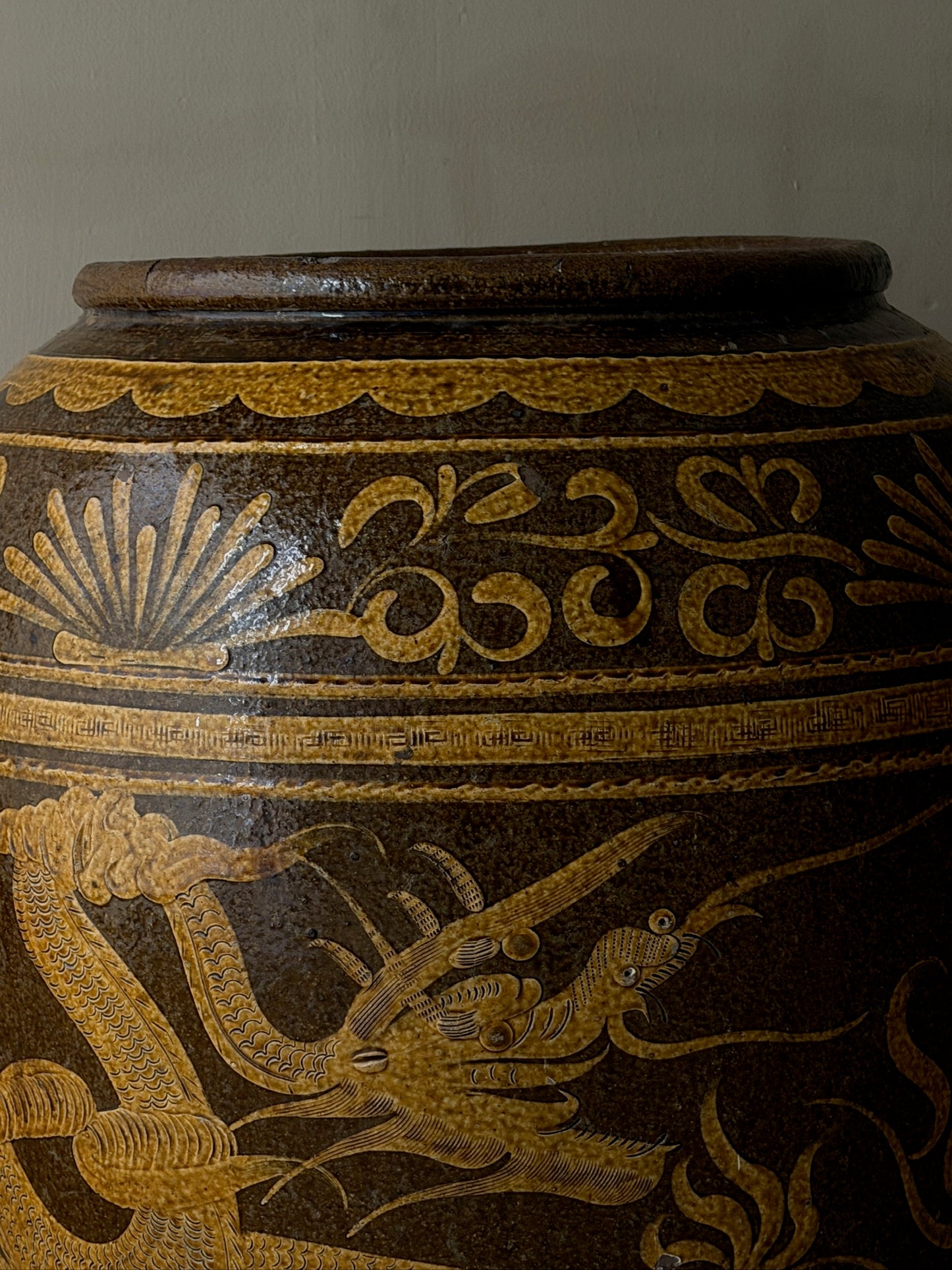 XL Chinese painted pot