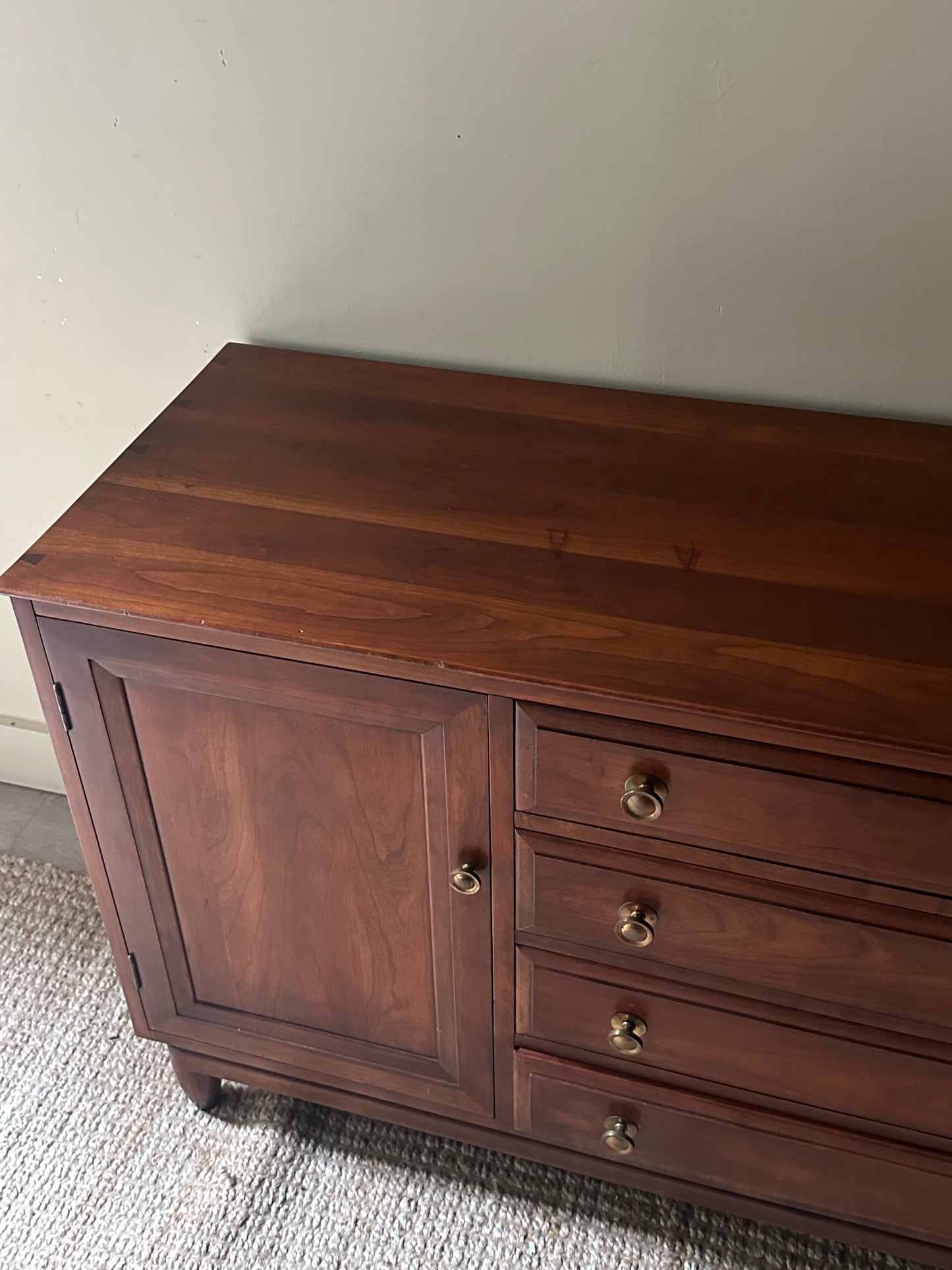Willett dresser