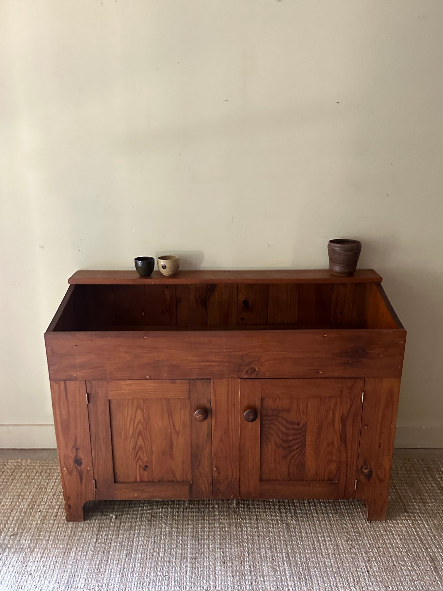 Pine dry sink