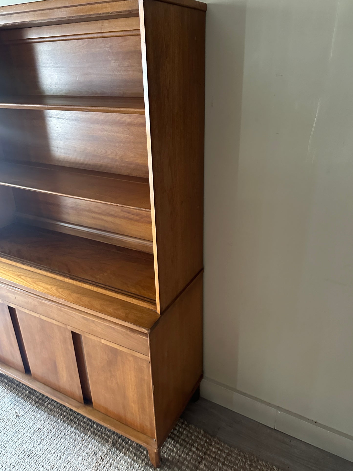 Maple hutch