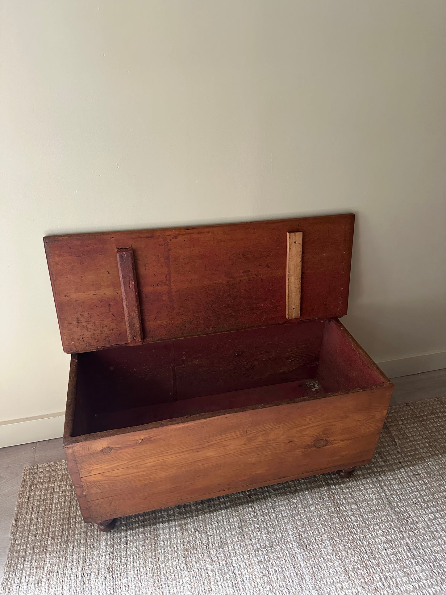 Pine chest