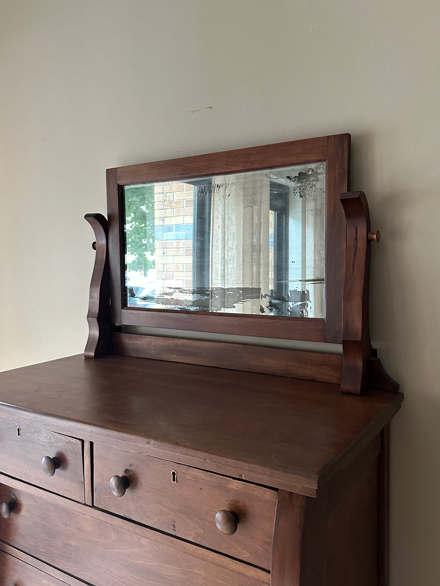 Pine dresser w mirror