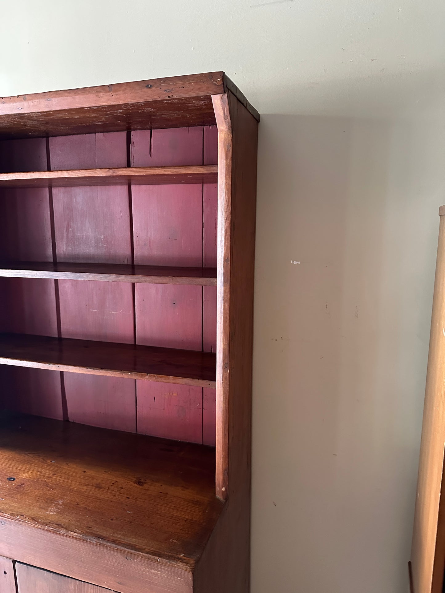 Pine step back hutch