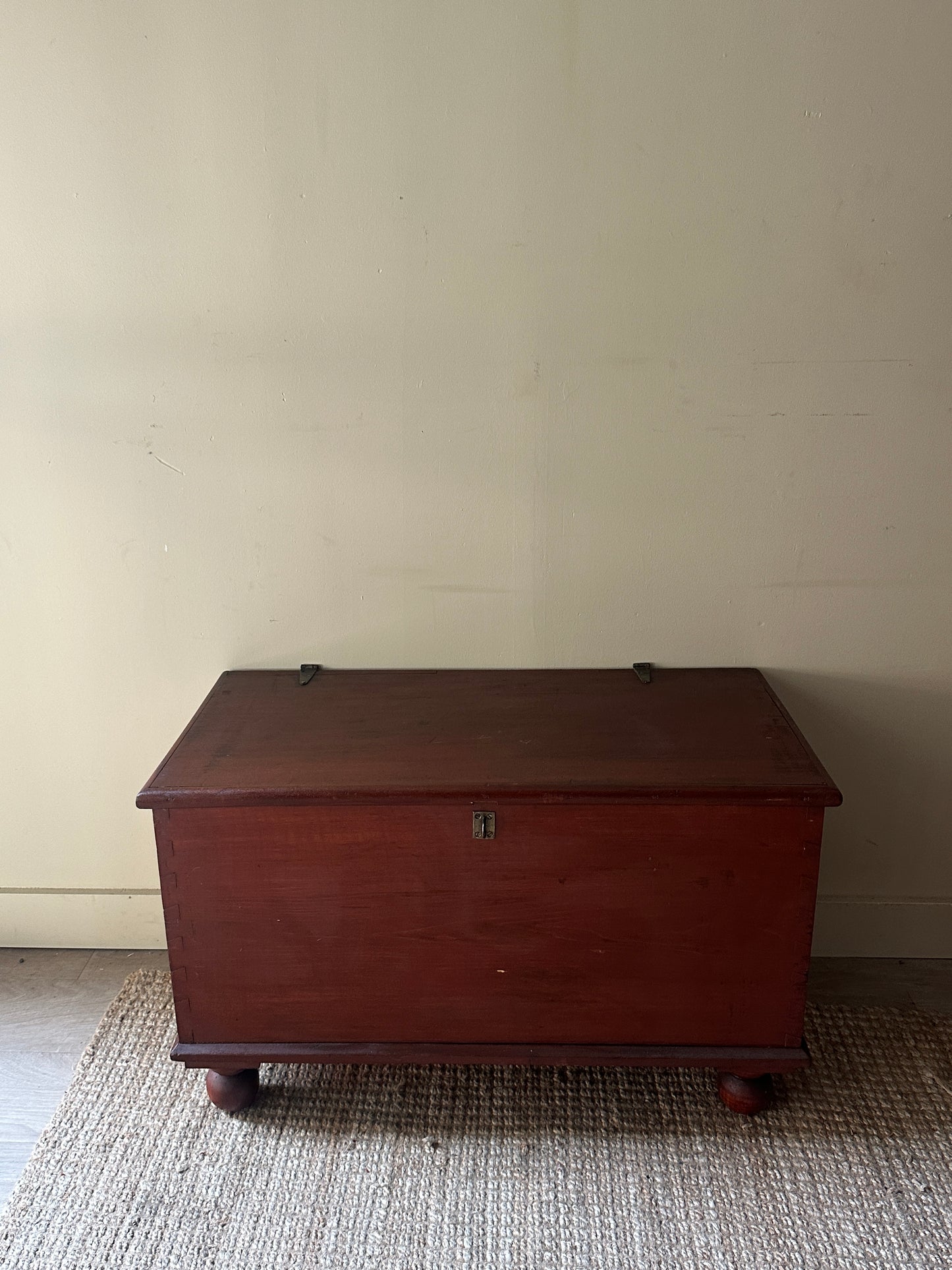 Red ball foot chest