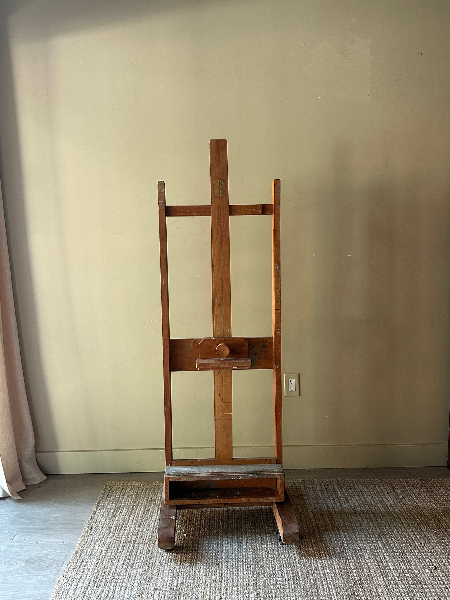 Pine easel