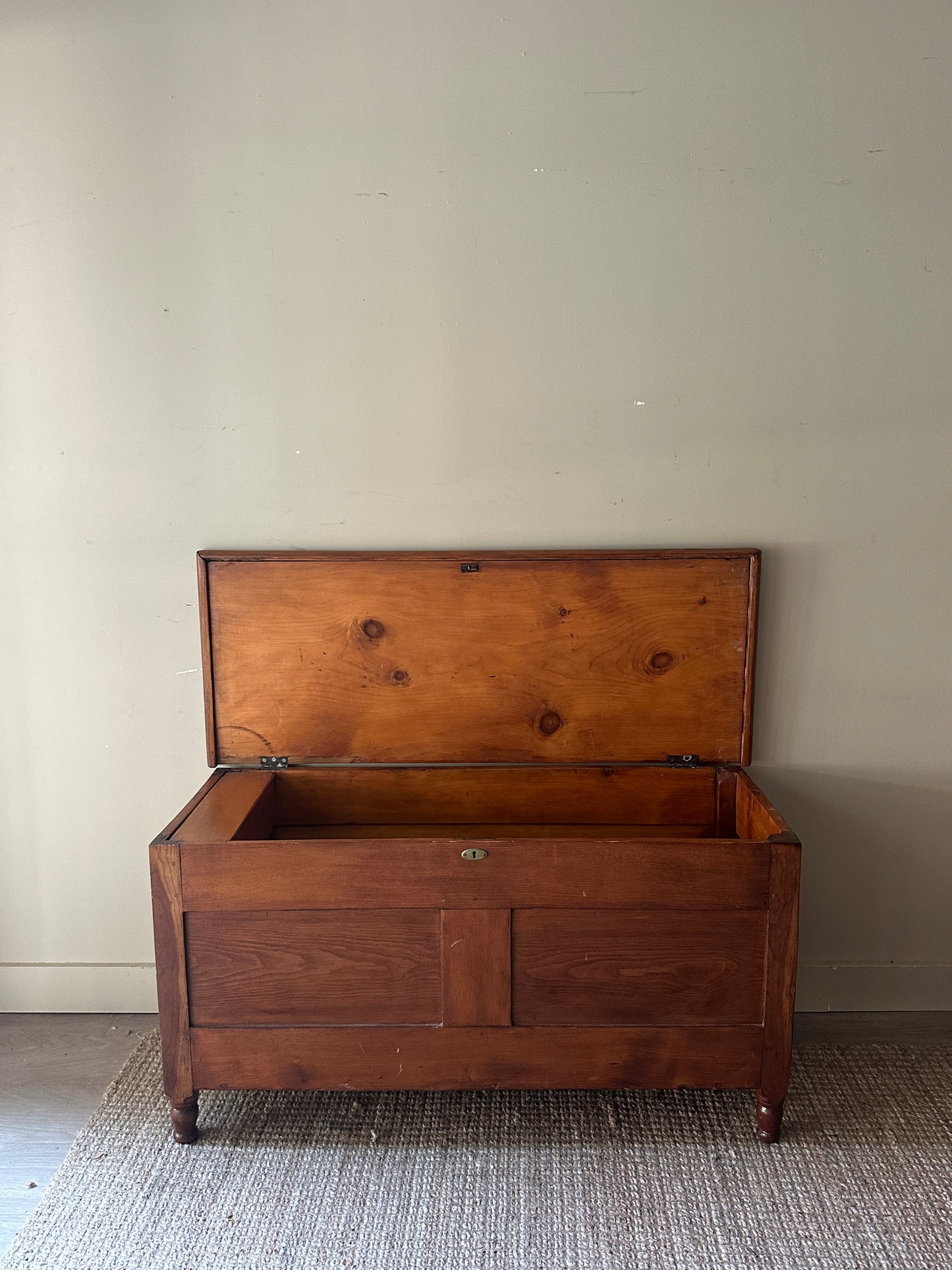 Pine chest