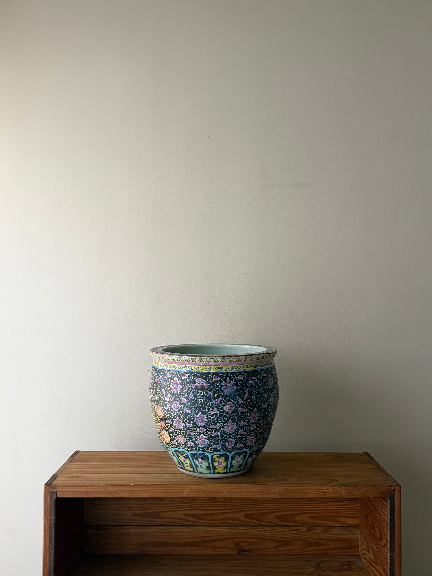 Large ceramic pot