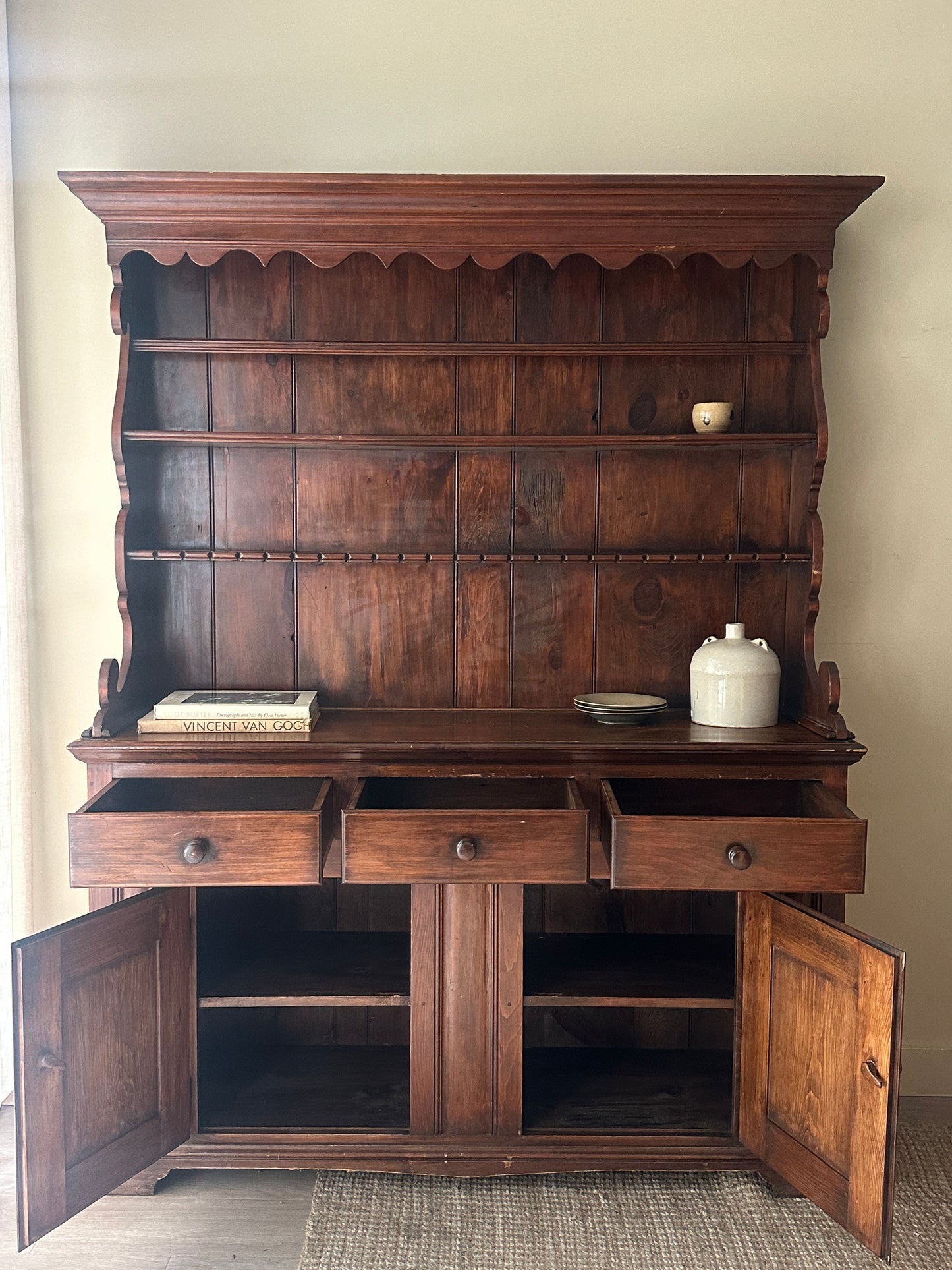 Pine two piece hutch