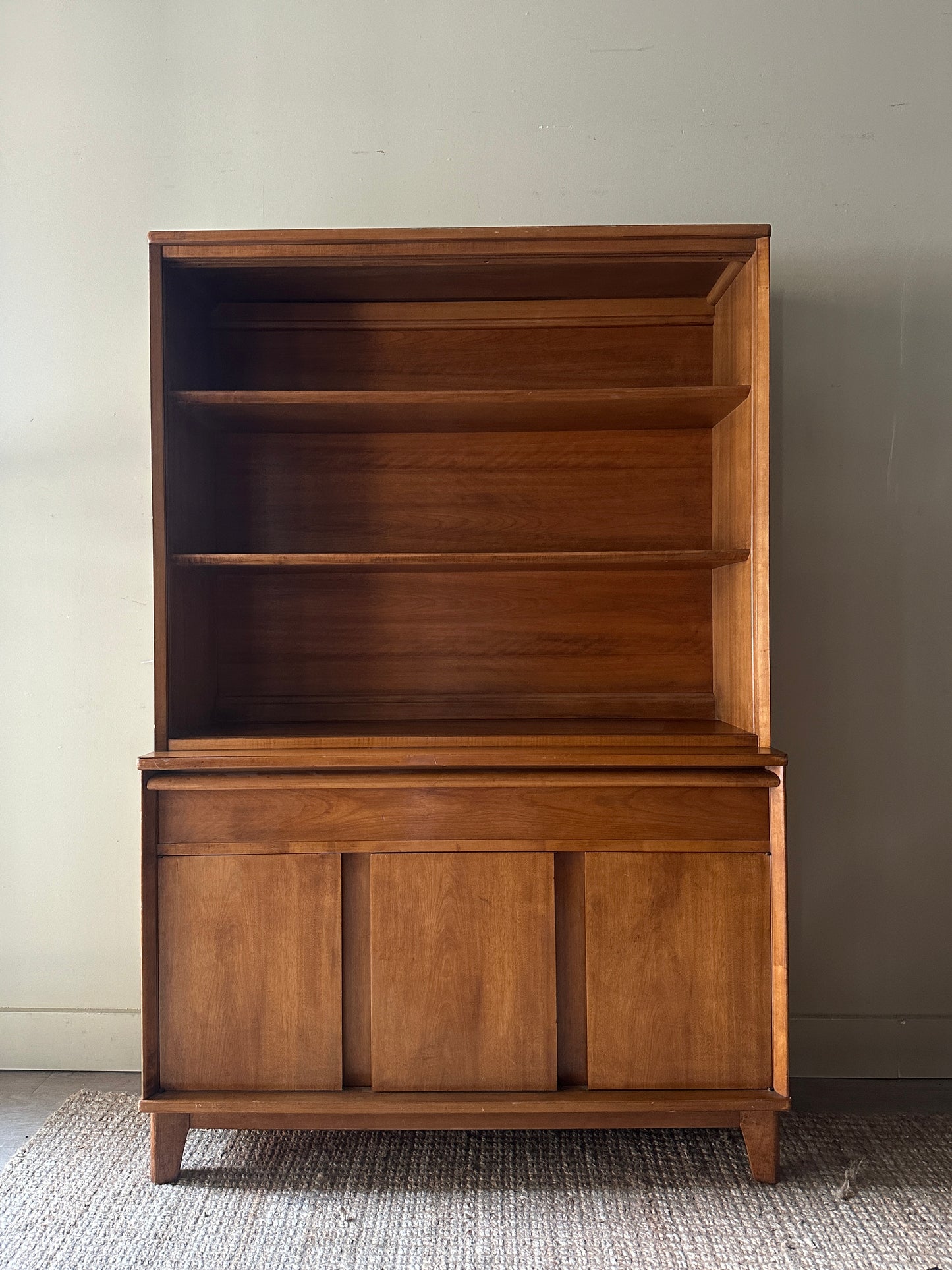 Maple hutch