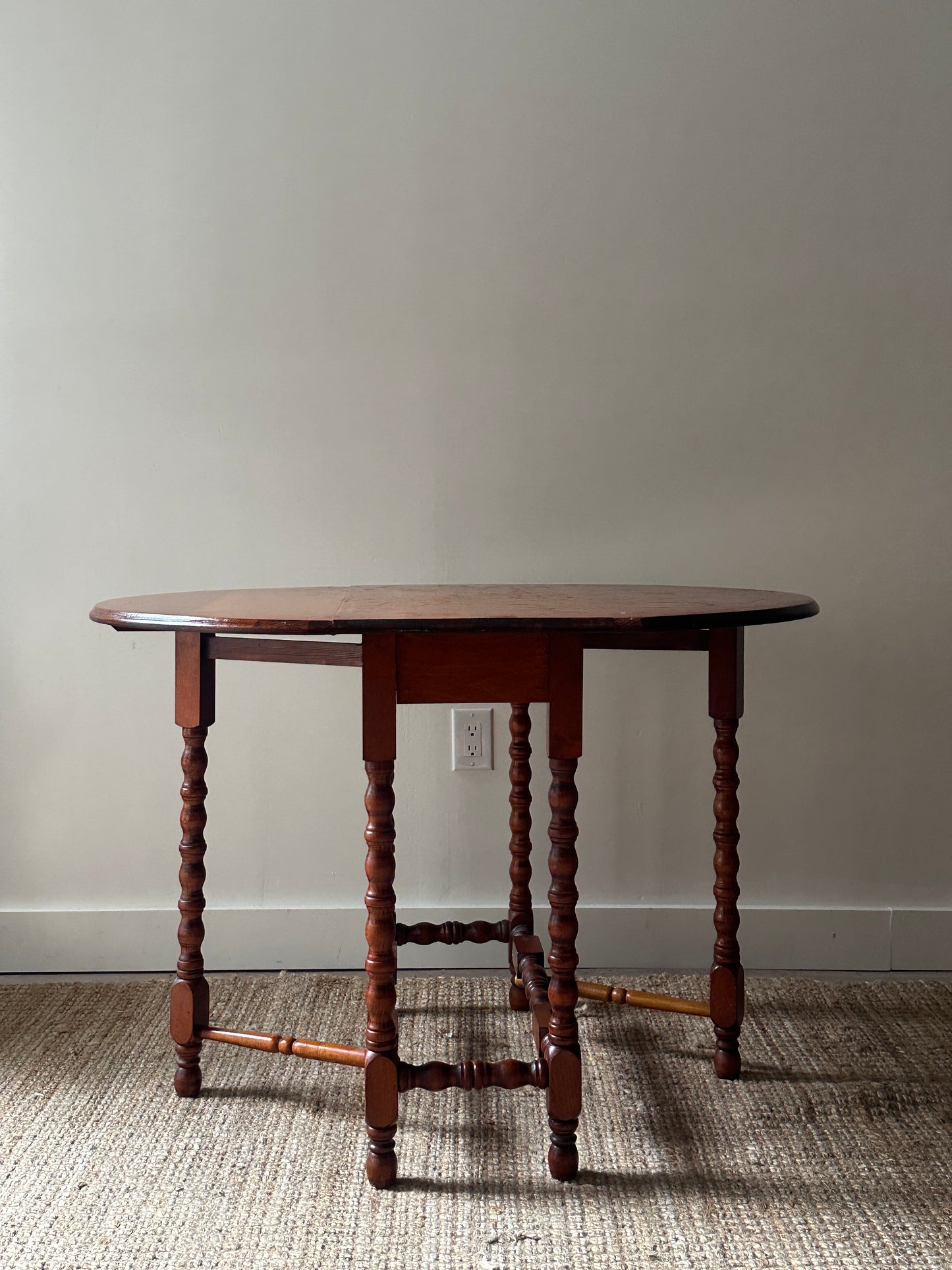 Colonial revival gate leg table