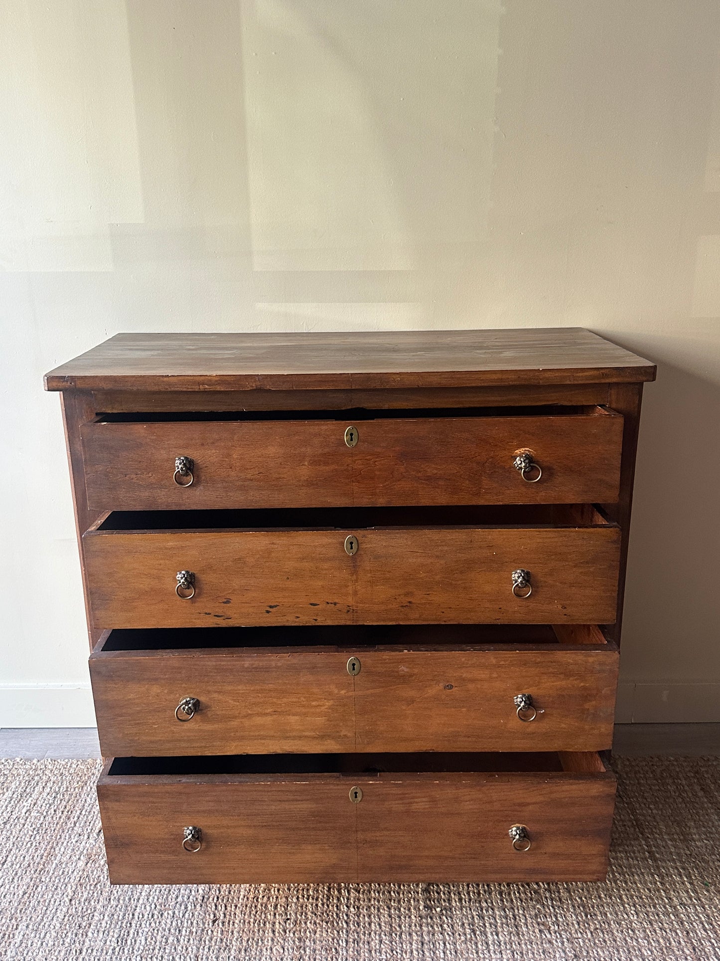 Pine dresser