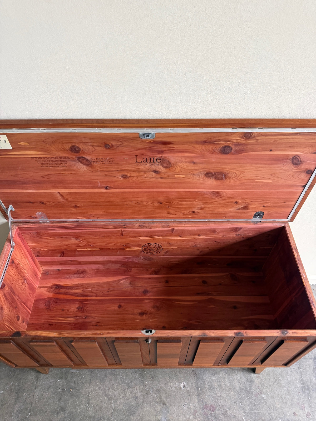 Lane walnut cedar-lined chest