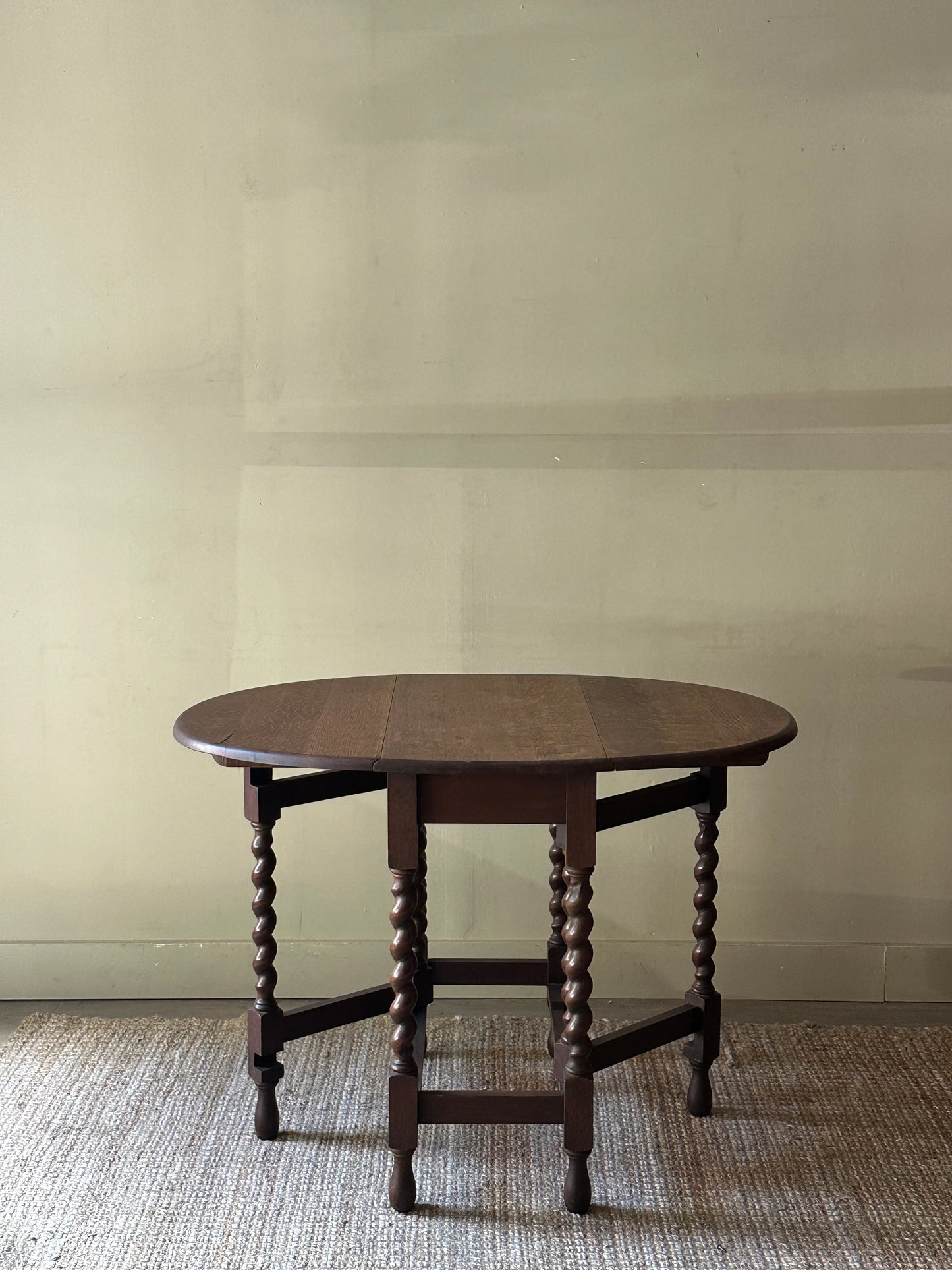 Oak gate leg table