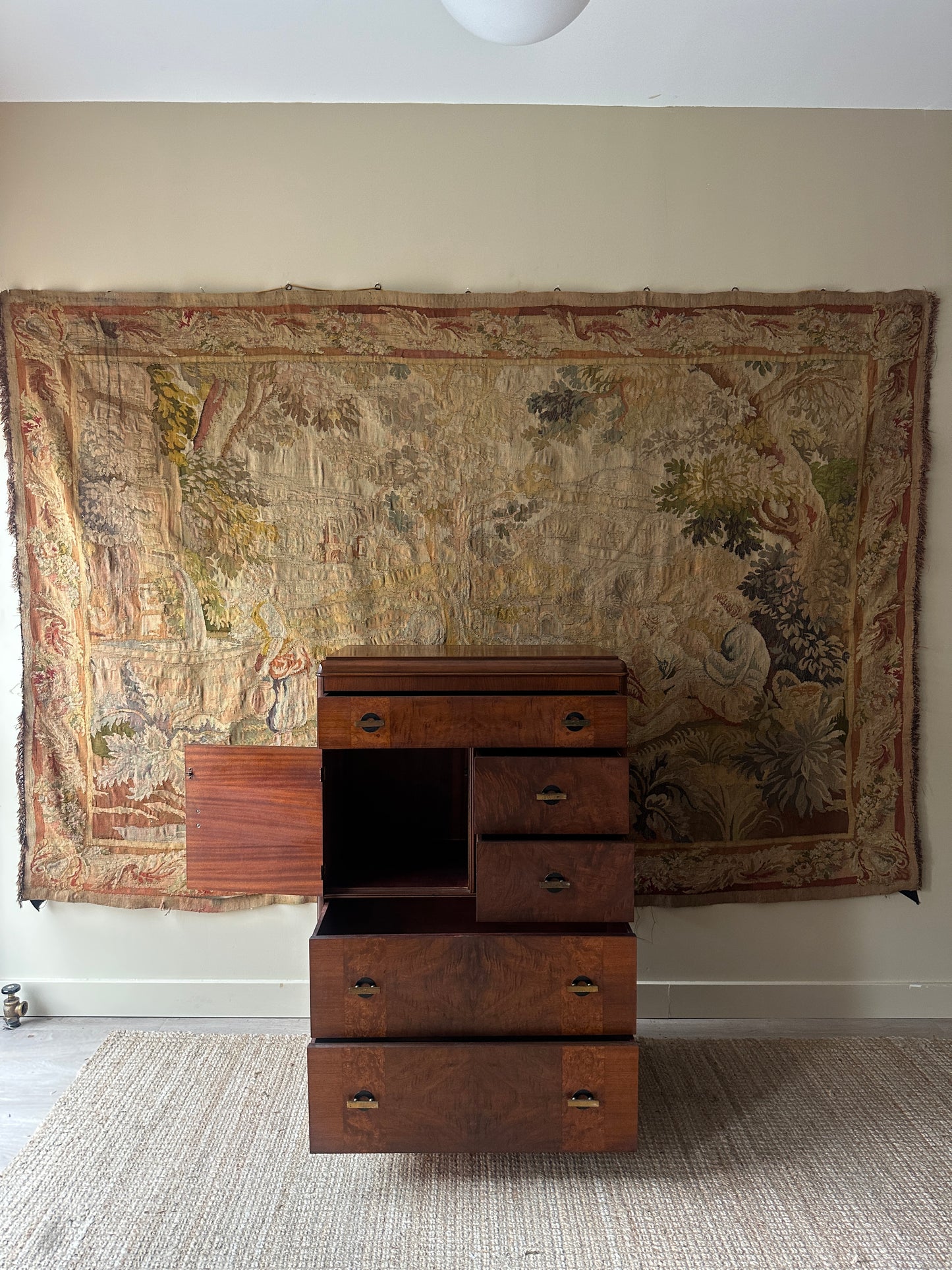 Deco tallboy
