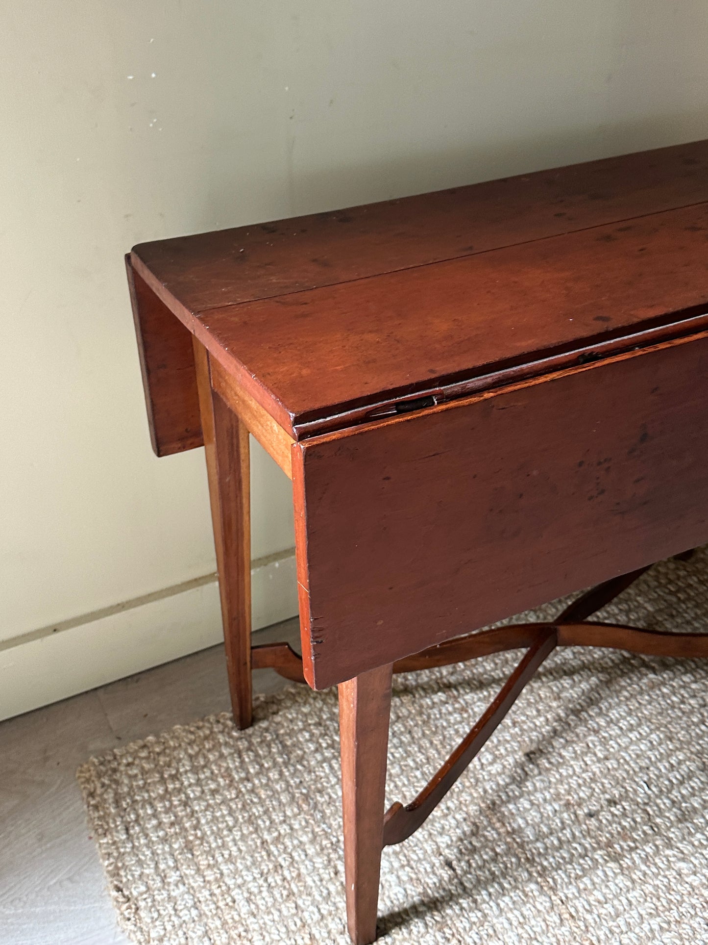 Pine drop leaf