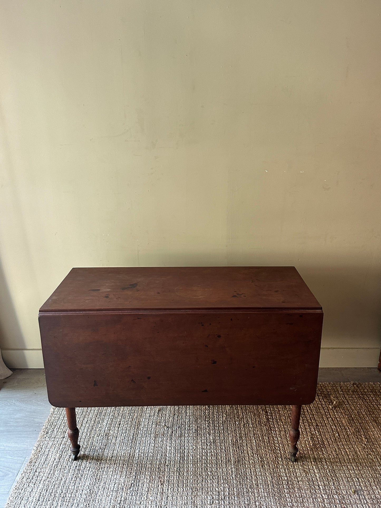 Pine drop leaf